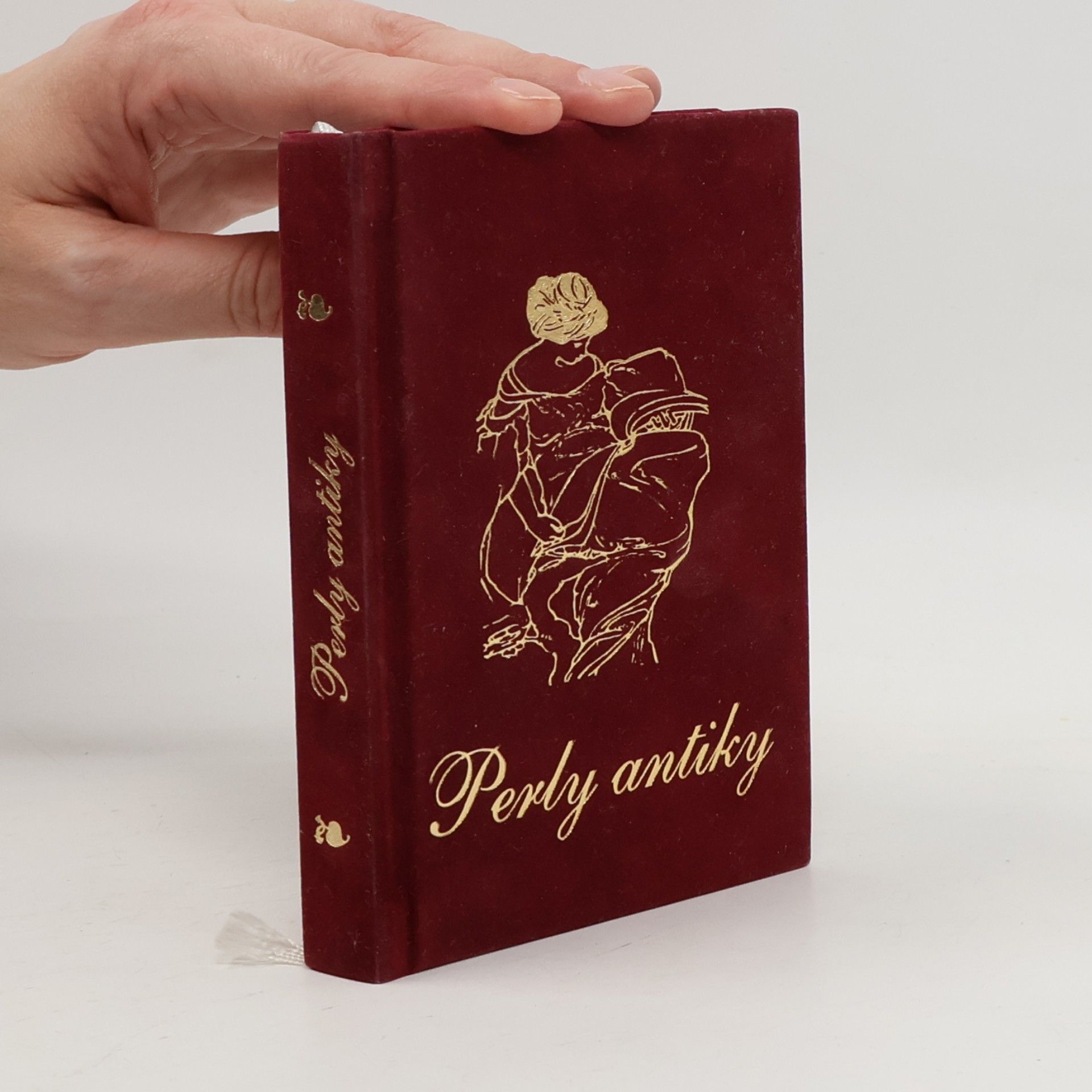 Perly antiky