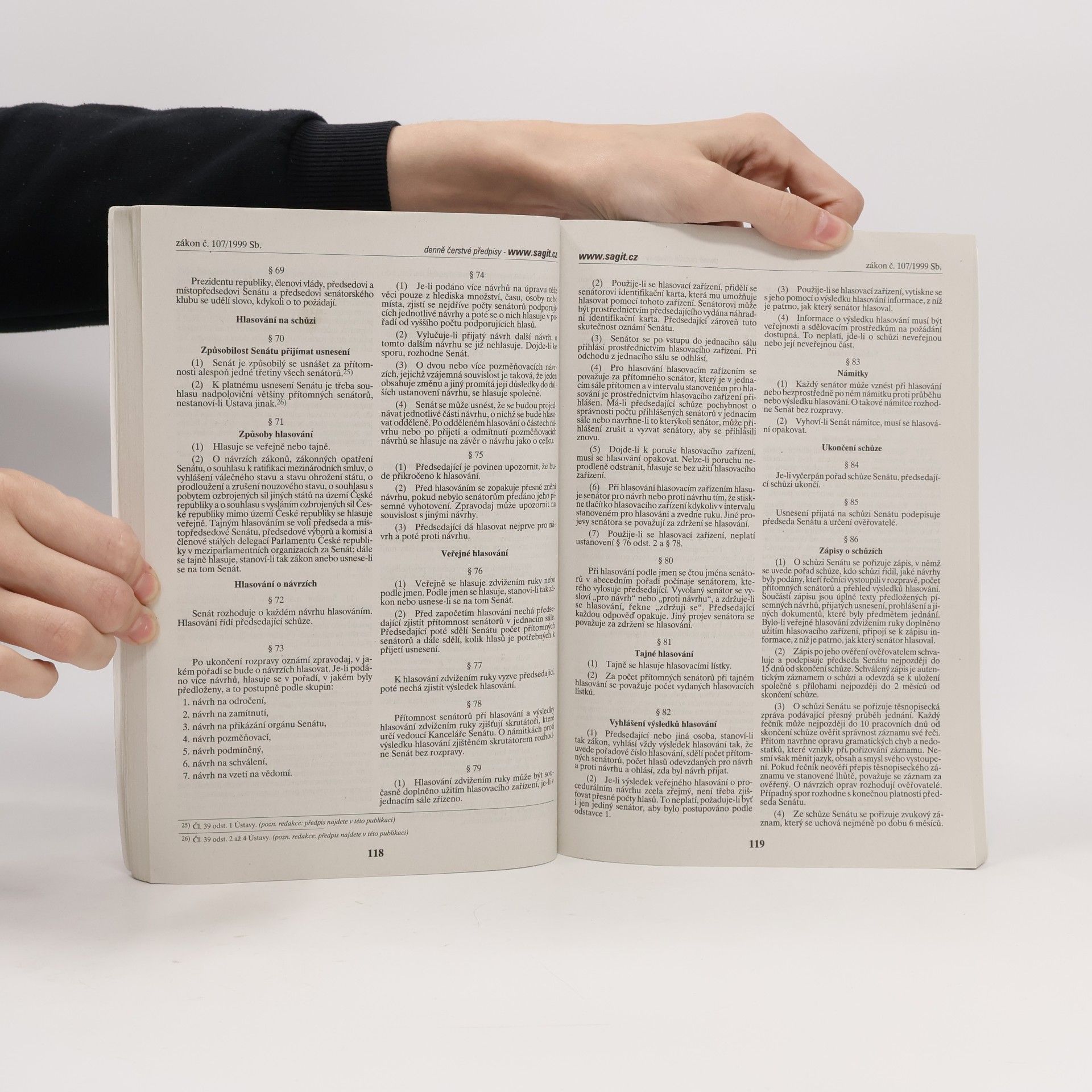 Collectif d'auteurs ÚZ 1438. Ústava ČR, Listina základních práv a svobod