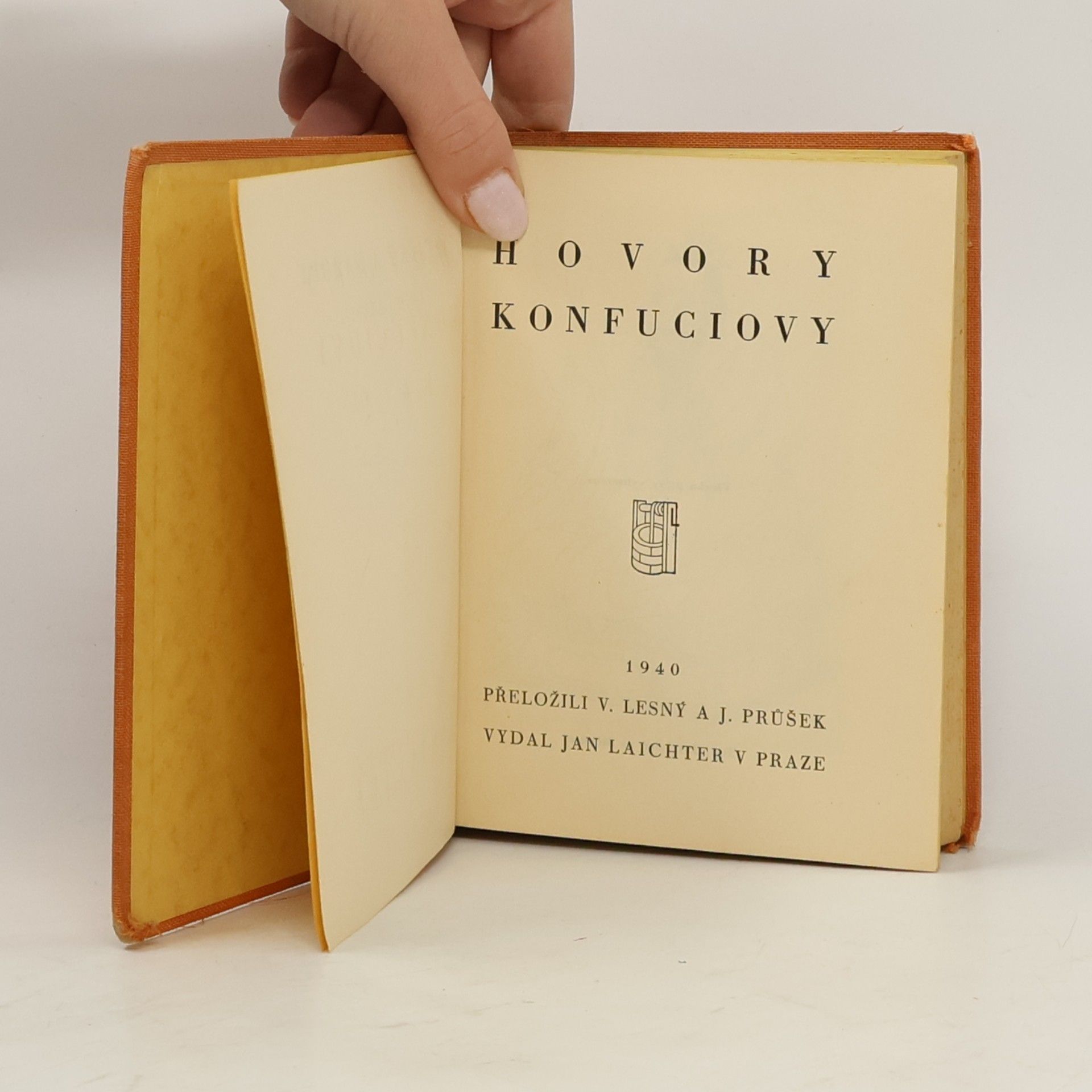 V. Lesný Hovory Konfuciovy