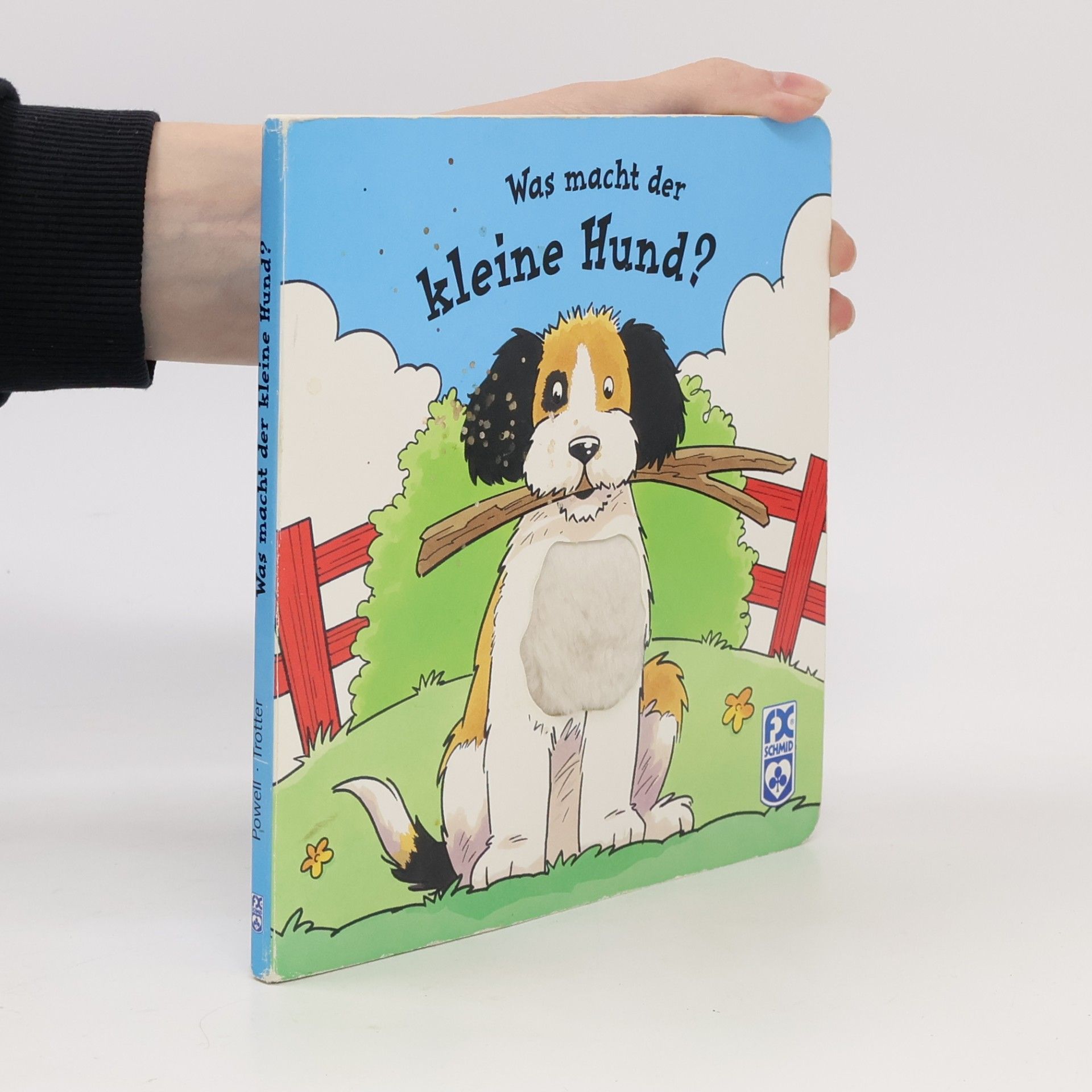 Was macht der kleine Hund?