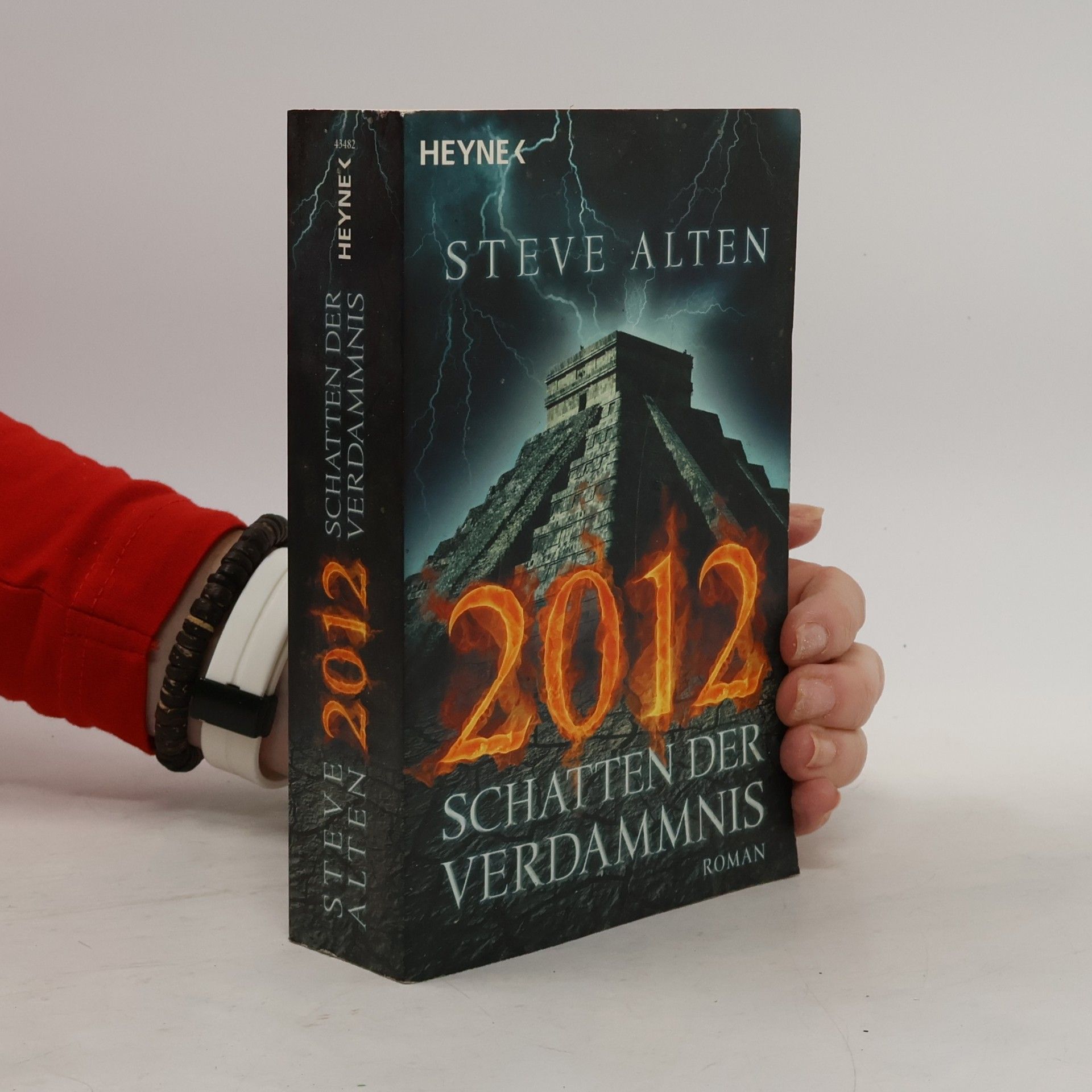 2012. Schatten der Verdammnis