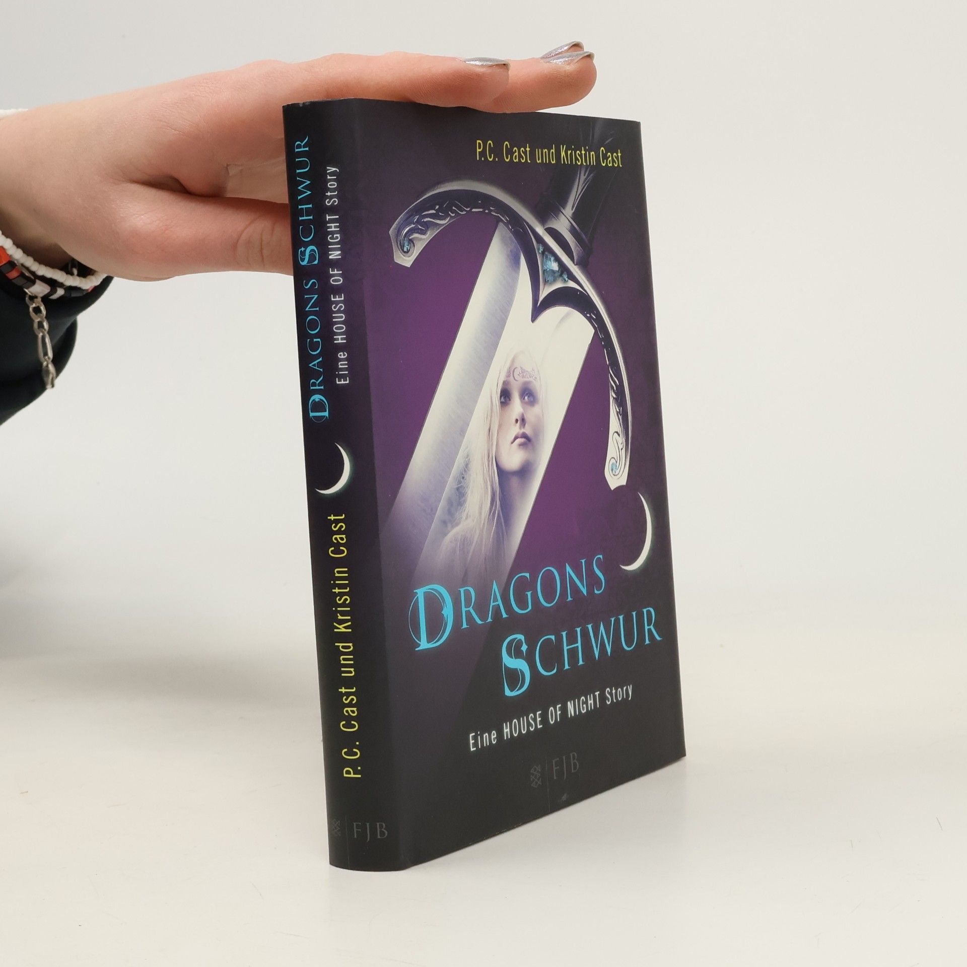 Phyllis Christine Cast Dragons Schwur