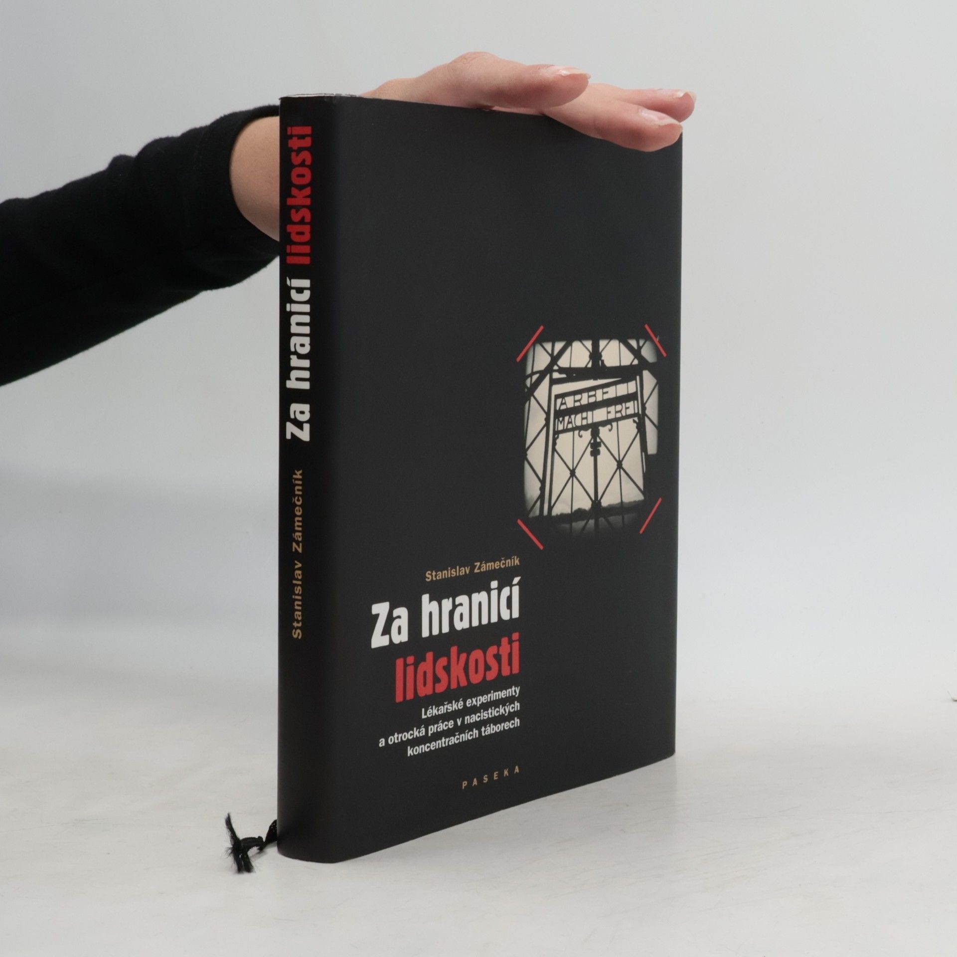 Za hranicí lidskosti