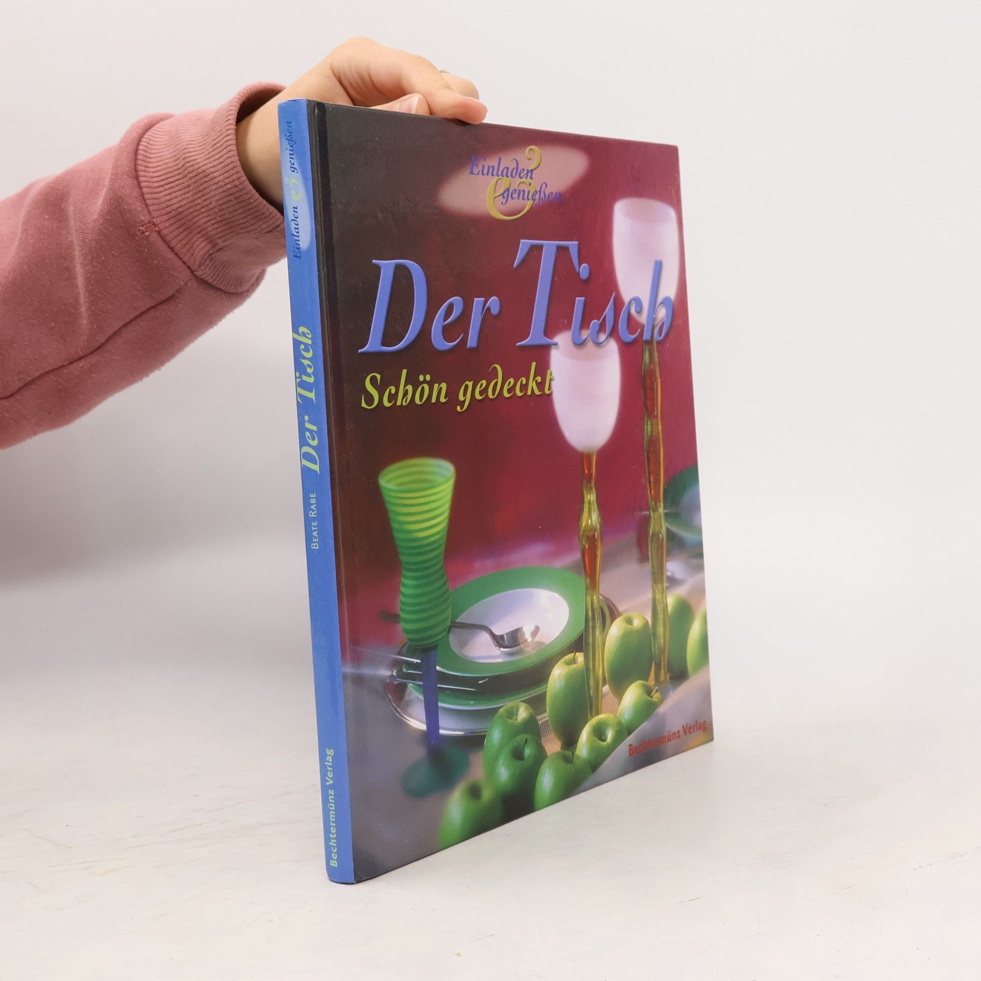 Der Tisch schön gedeckt