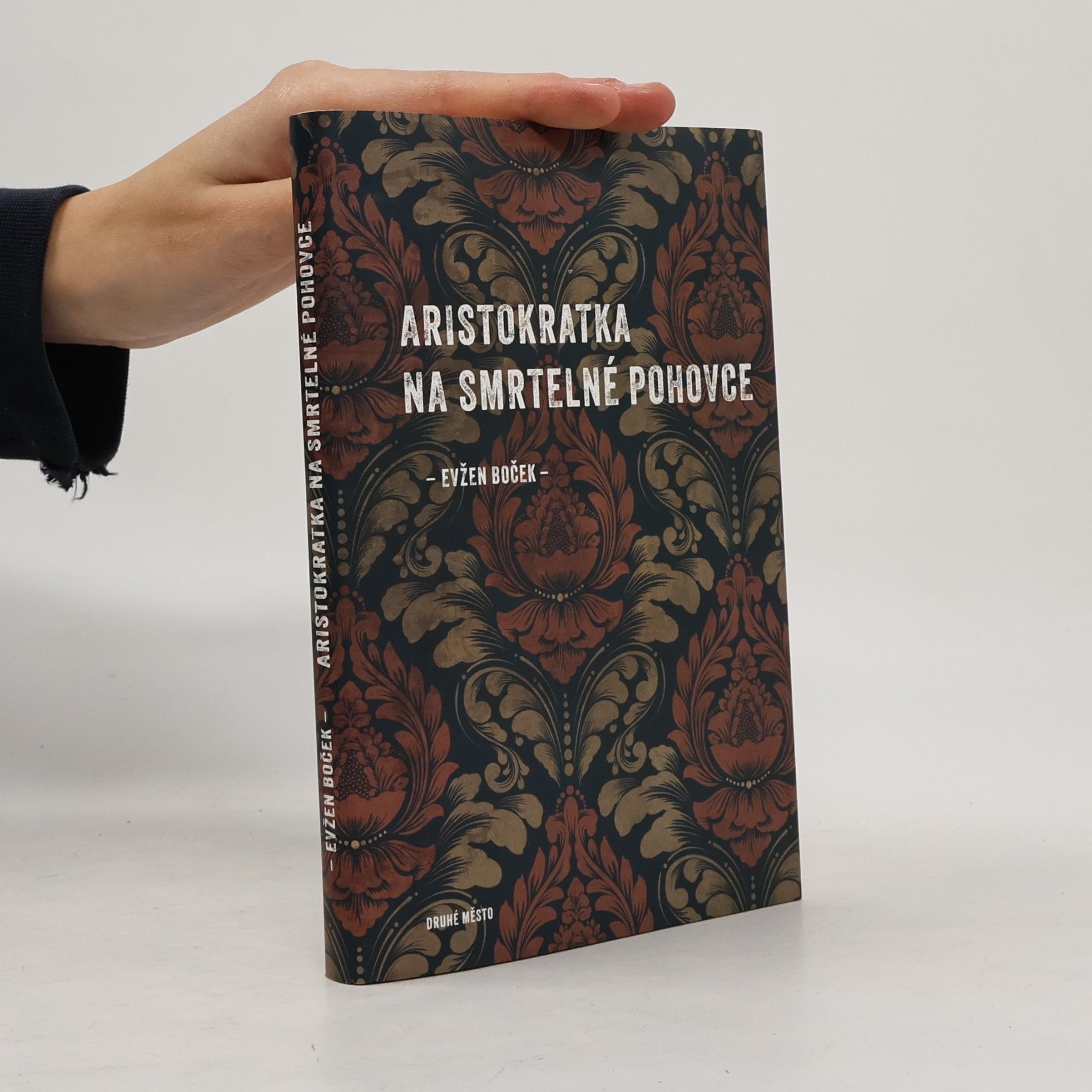 Aristokratka na smrtelné pohovce