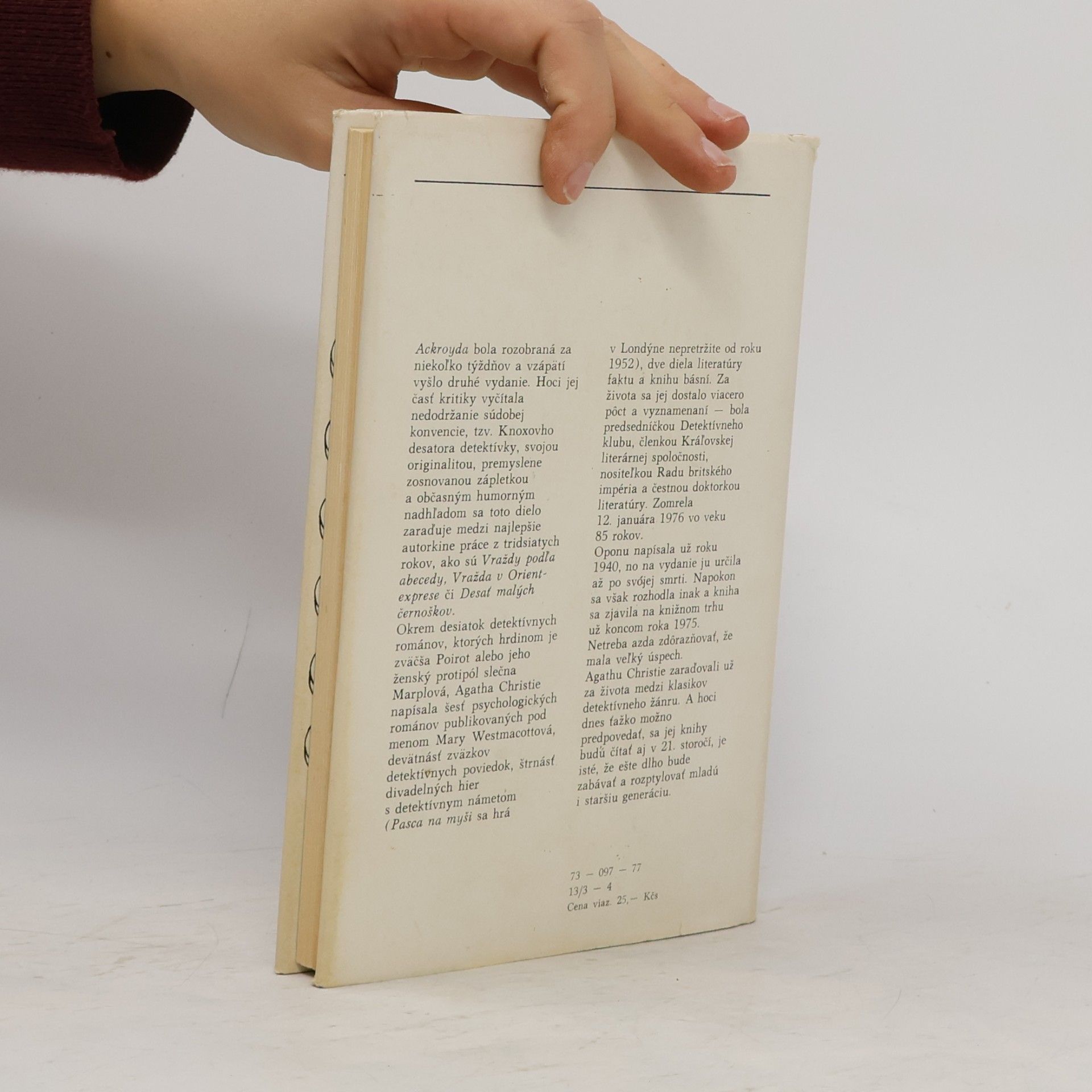 Agatha Christie Opona