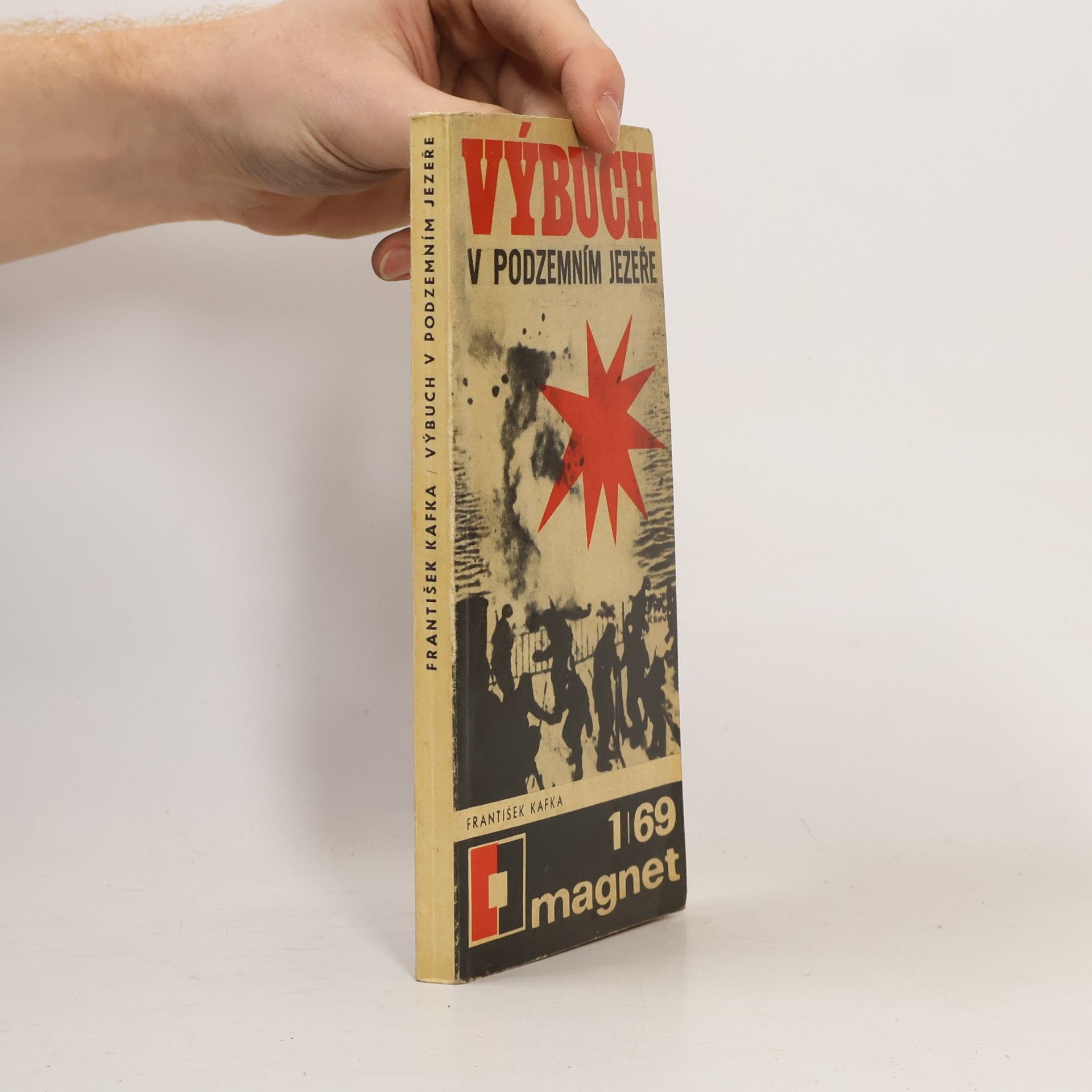 František Kafka Výbuch v podzemním jezeře