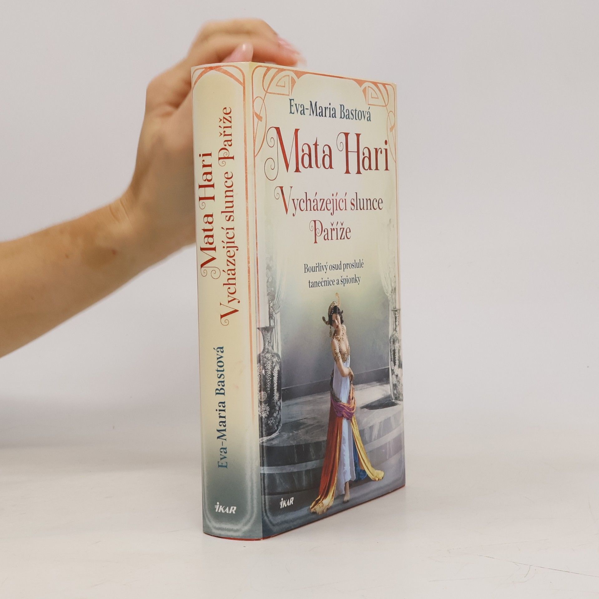 Mata Hari. vycházející slunce Paříže
