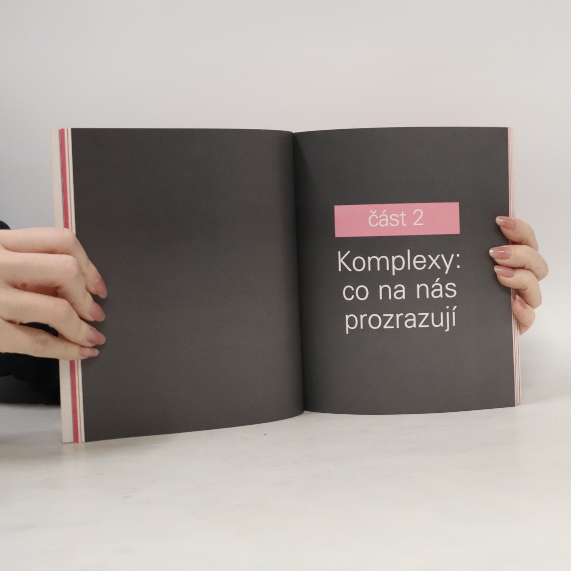 Pascale de Lomas Zbavte se komplexů!