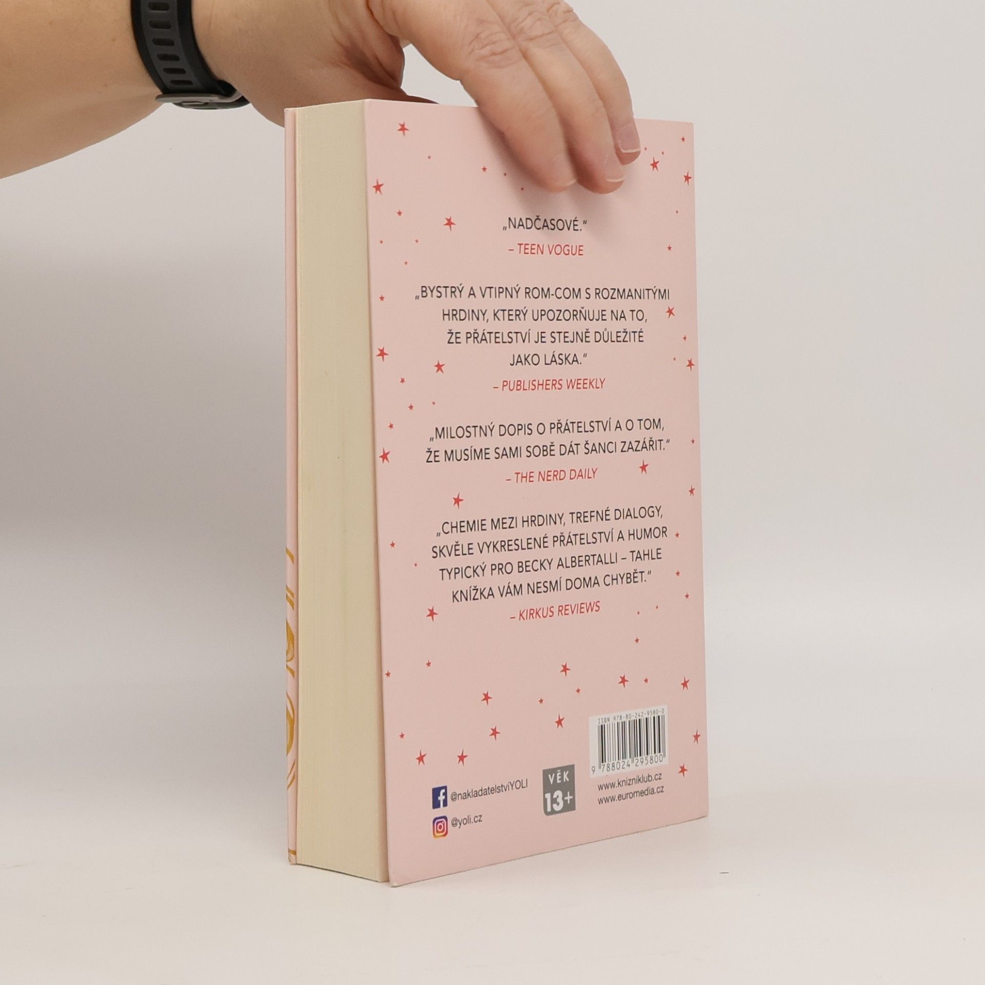 Becky Albertalli Kate v záři reflektorů