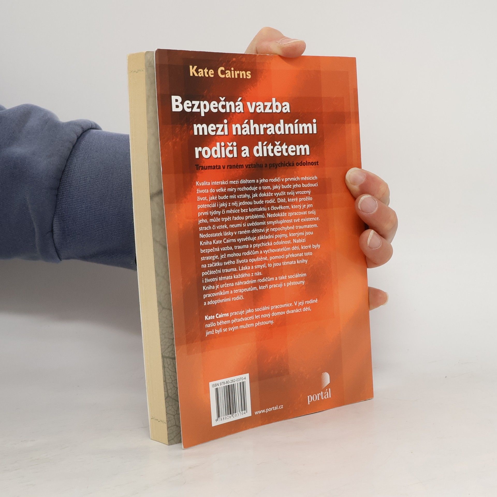 Kate Cairns Bezpečná vazba mezi náhradními rodiči a dítětem