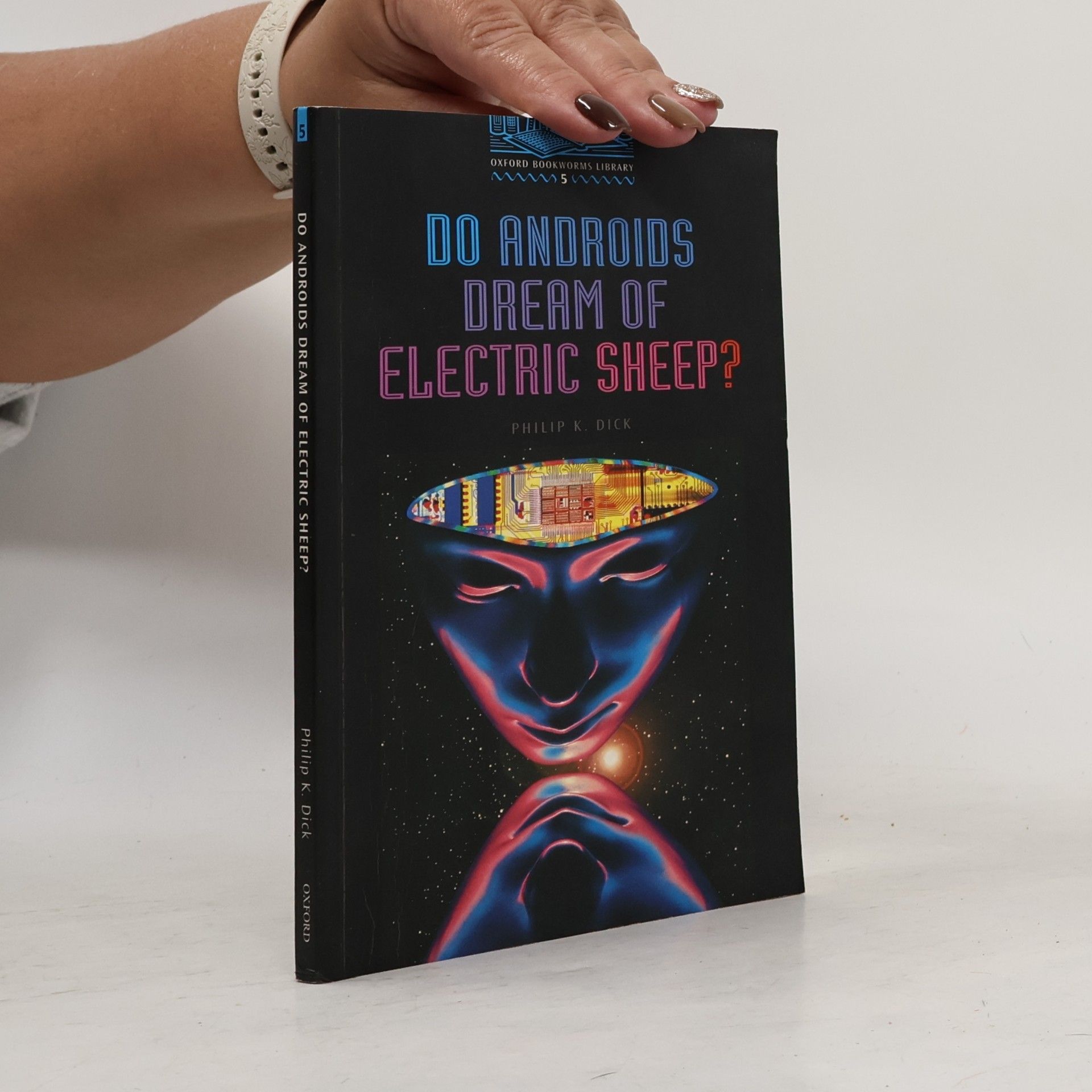 Do androids dream of electric sheep?