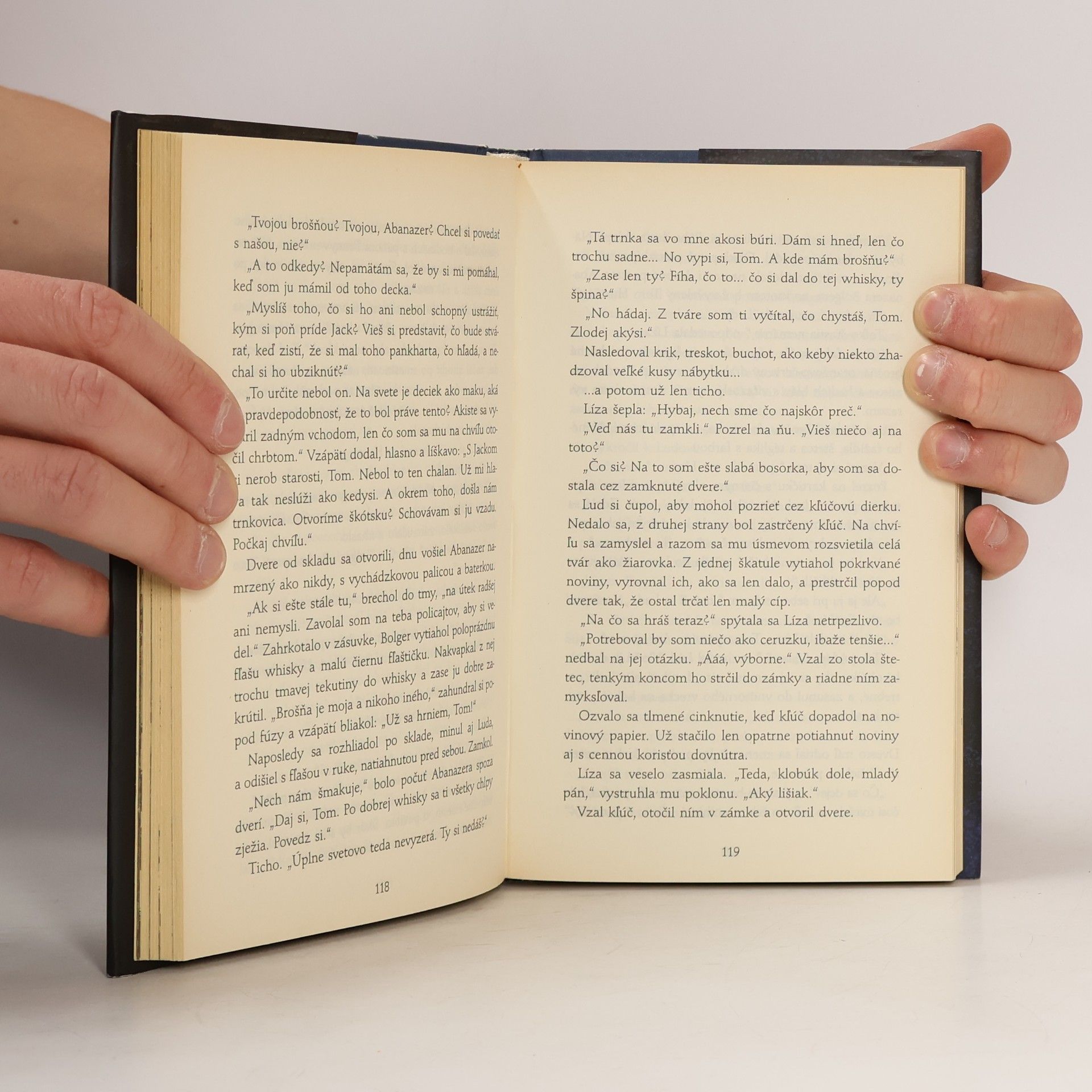 Neil Gaiman Záhrobná kniha
