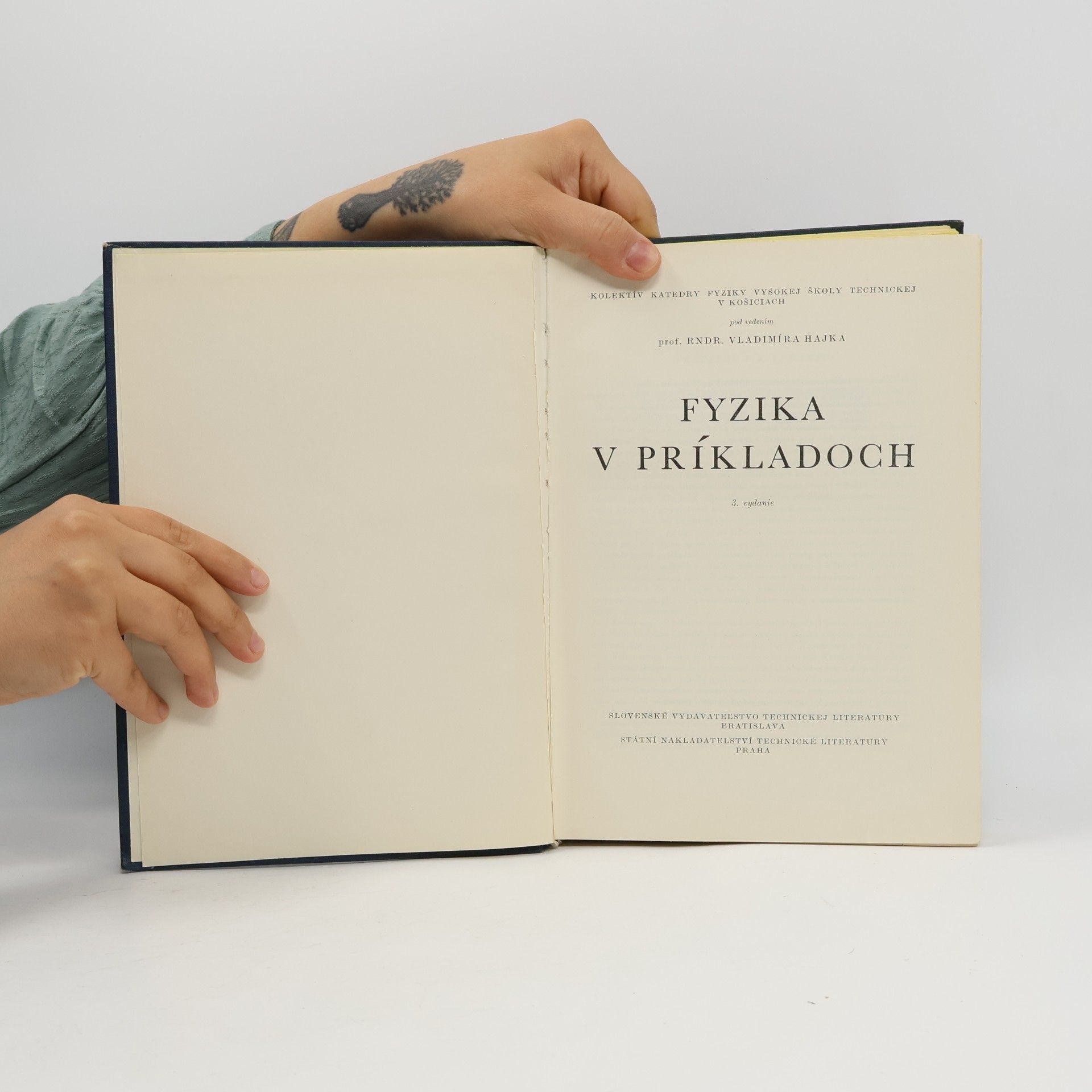 Vladimír Hajko Fyzika v príkladoch