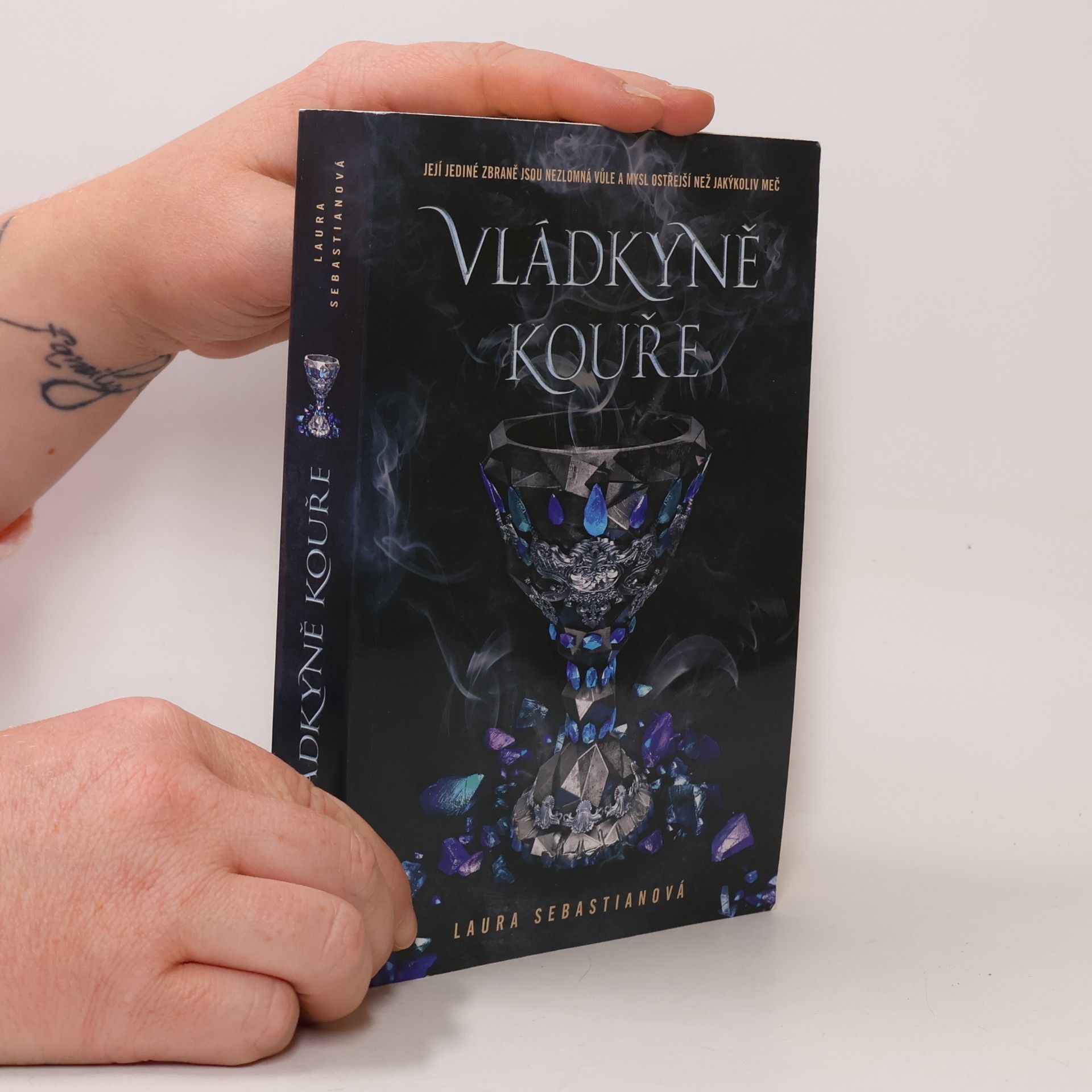 Laura Sebastian Vládkyně kouře