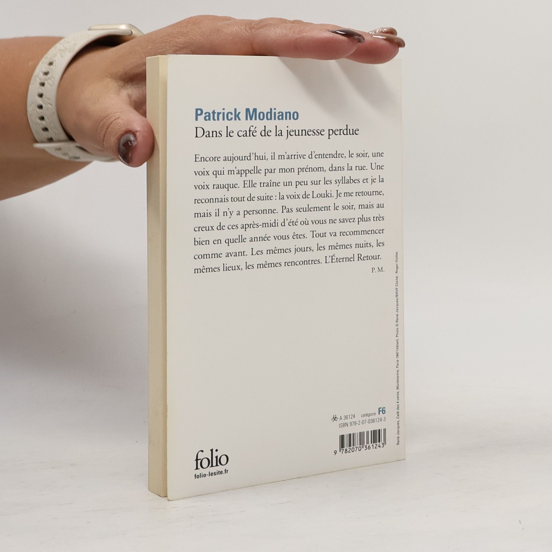 Patrick Modiano Dans le café de la jeunesse perdue