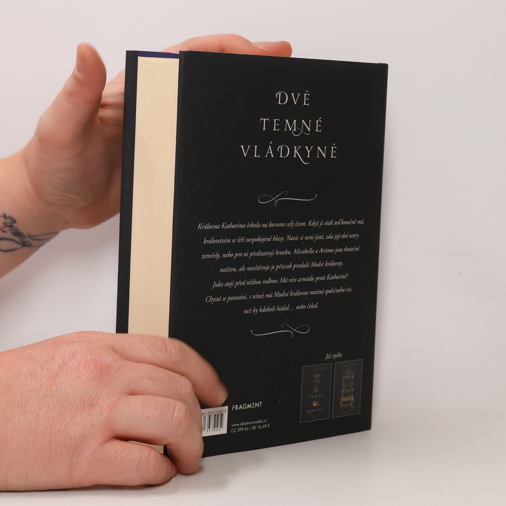 Kendare Blake Dvě temné vládkyně