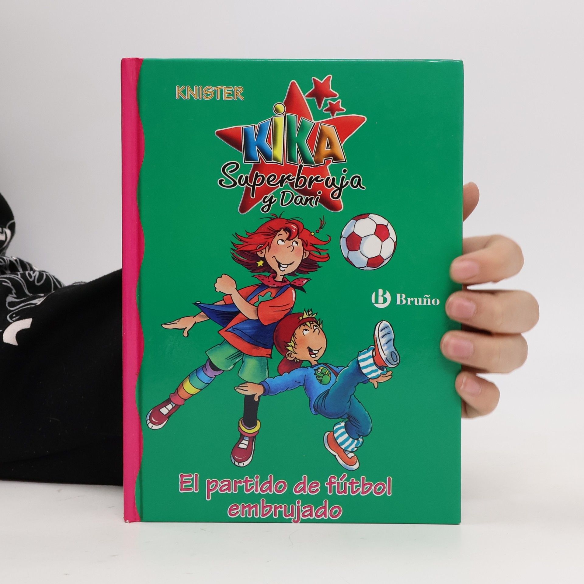 Knister Kika Superbruja y Dani - 7: El partido de fútbol embrujado