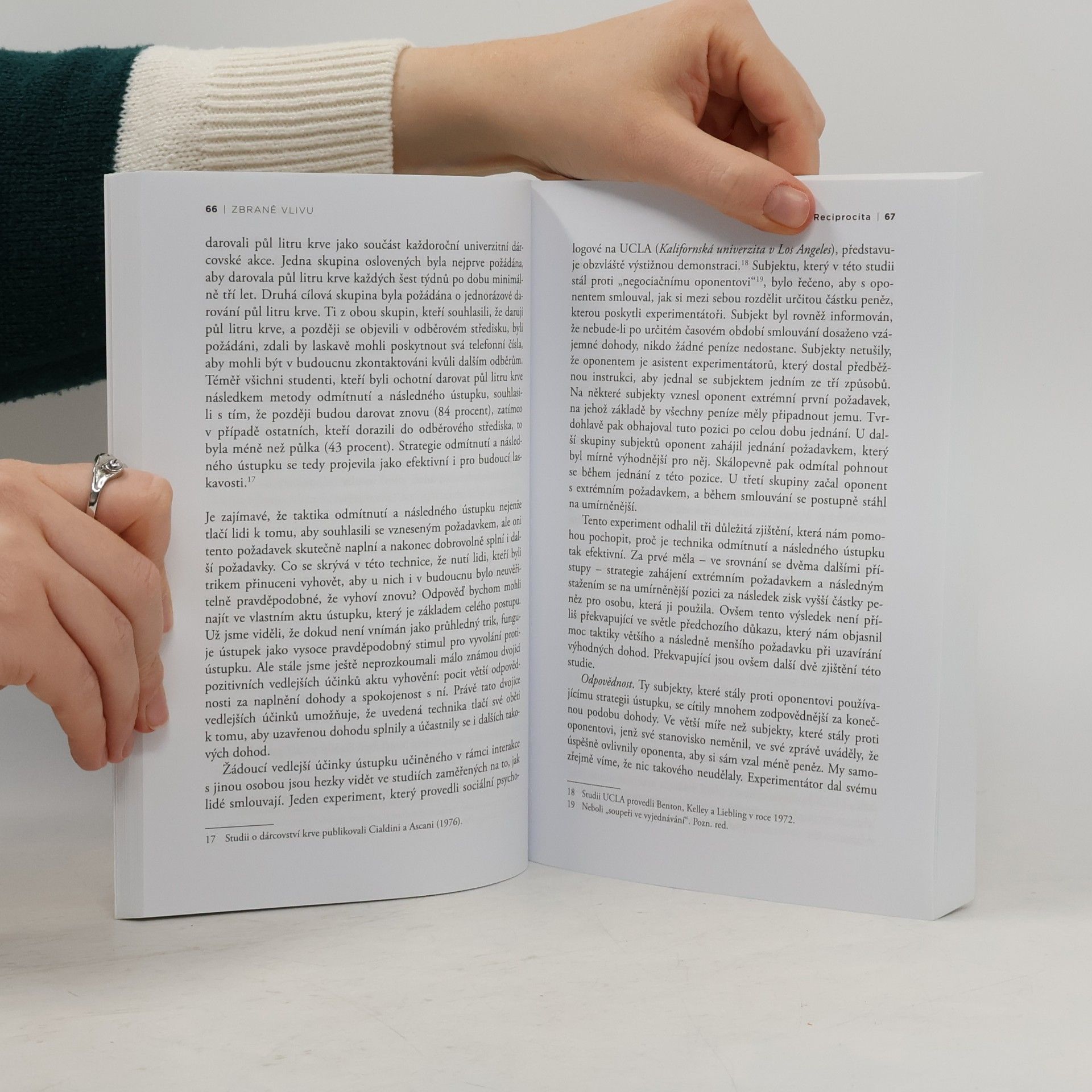 Robert B. Cialdini Zbraně vlivu. Manipulativní techniky a jak se jim bránit