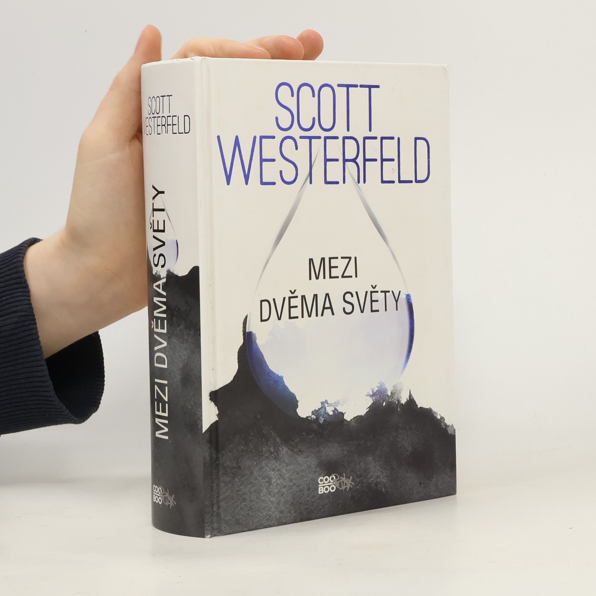 Scott Westerfeld Mezi dvěma světy