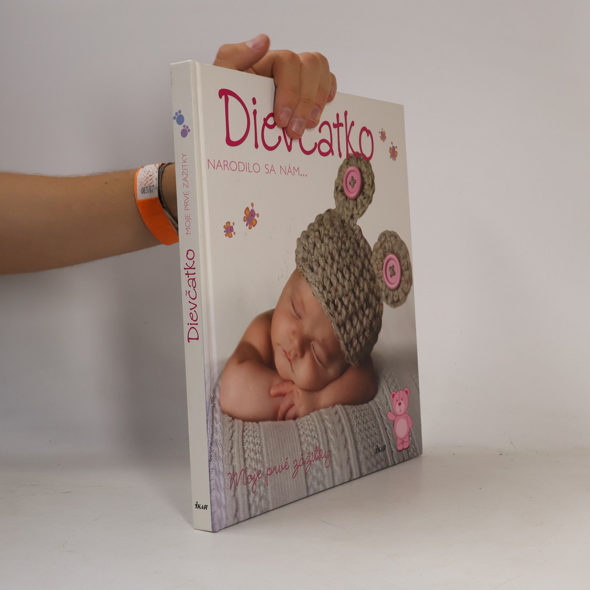 Various authors Dievčatko : moje prvé zážitky