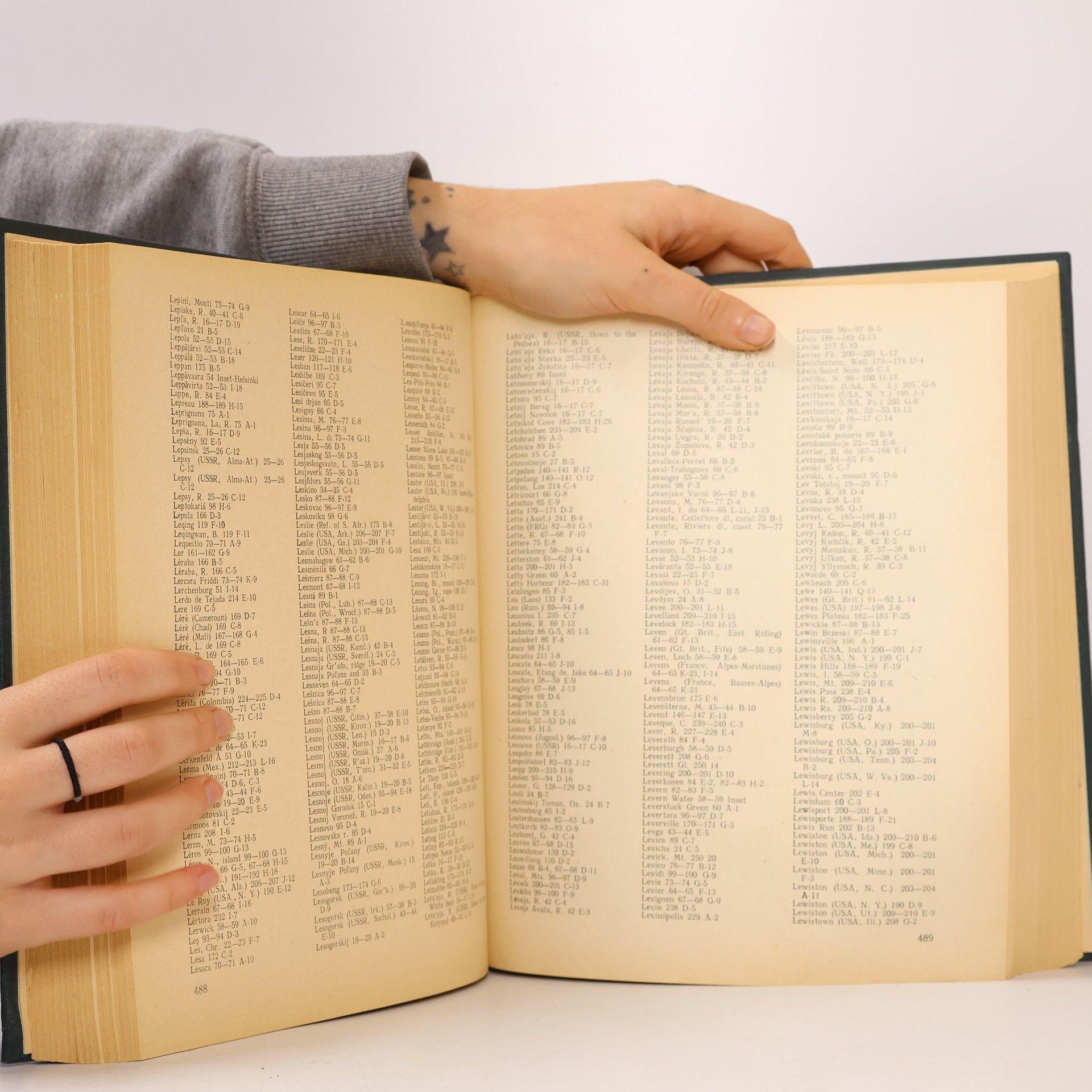 Various authors The World Atlas: Index of Geographical Names