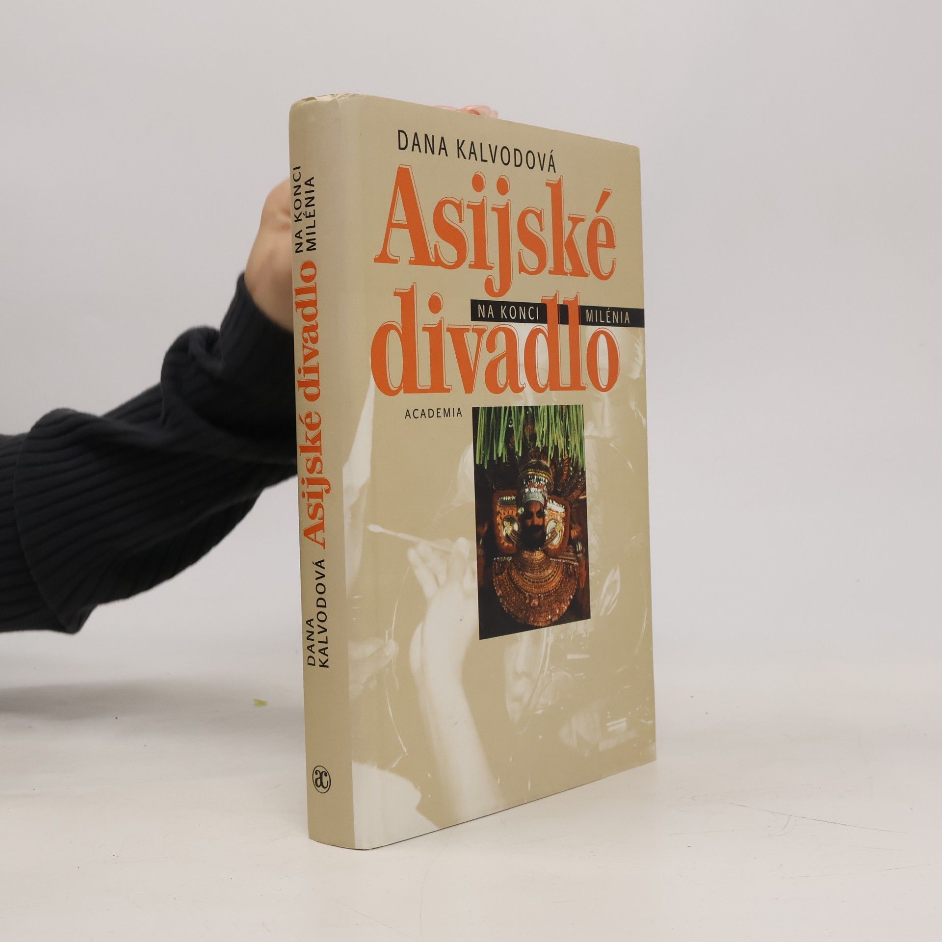 Asijské divadlo na konci milénia