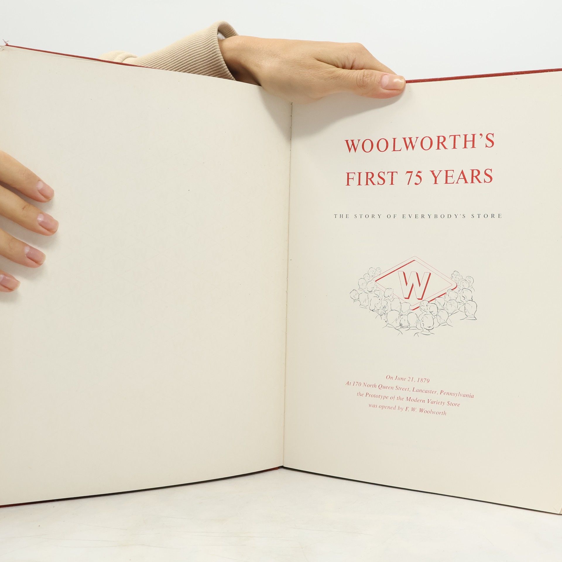 Various authors Woolworth's First 75 Years