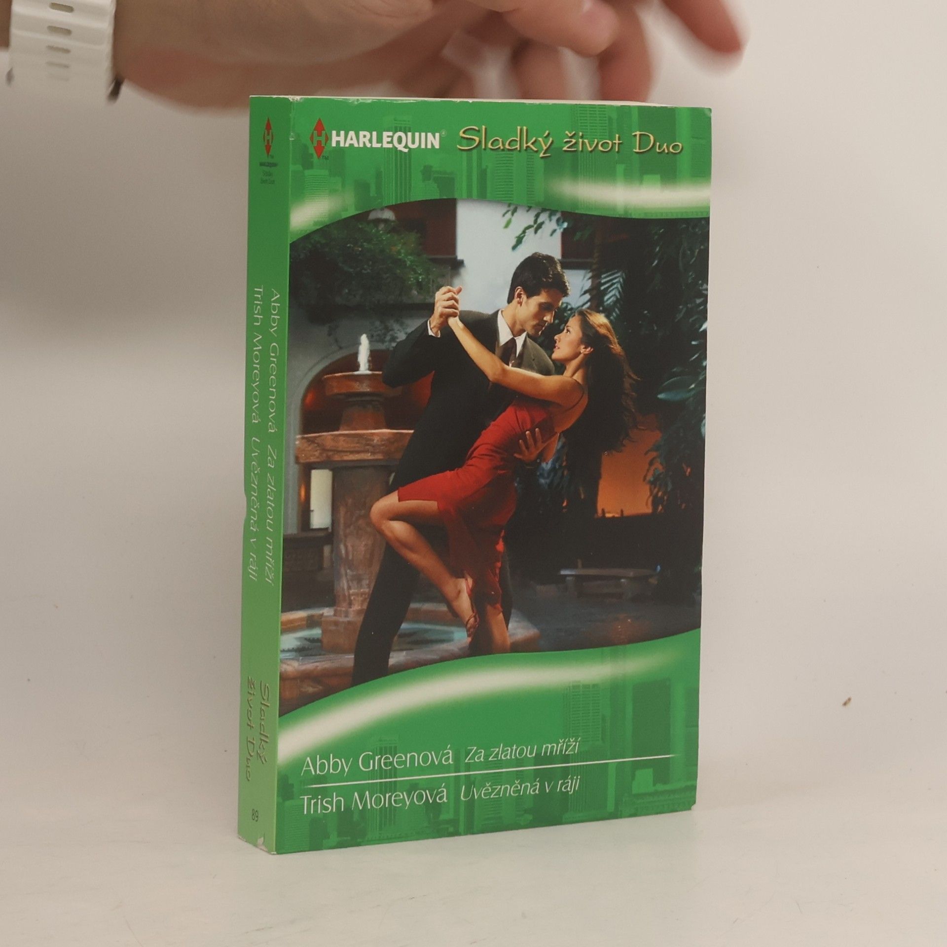 Abby Green Za zlatou mříží / Uvězněná v ráji