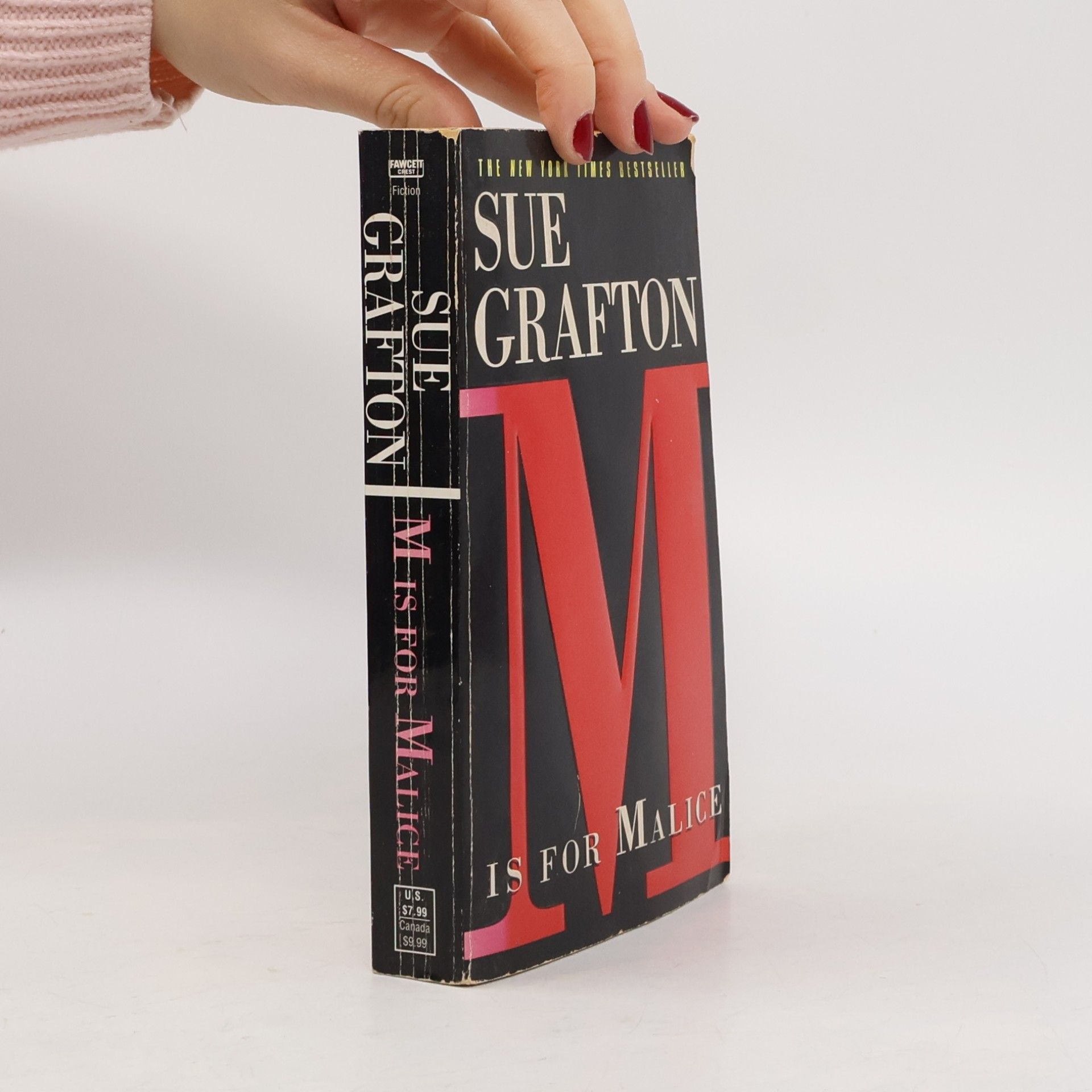Sue Grafton "M" is for malice