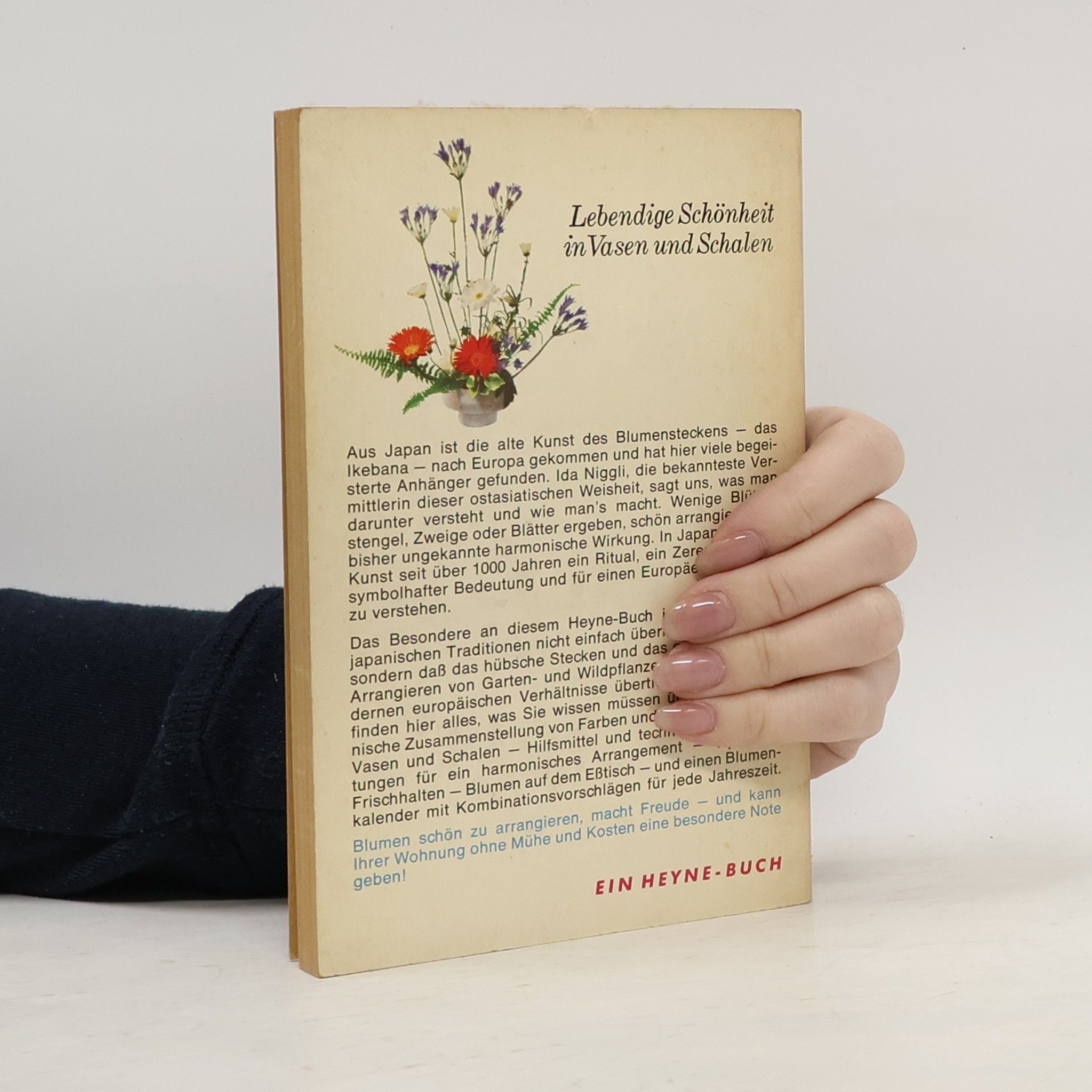 Autorenkollektiv Blumen schön arrangiert