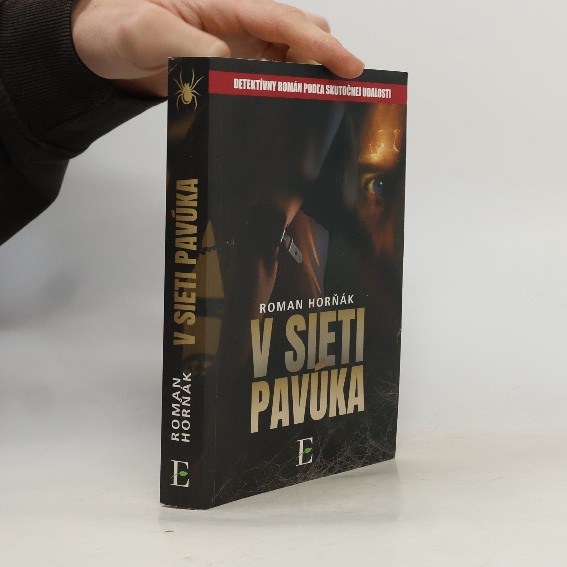V sieti pavúka