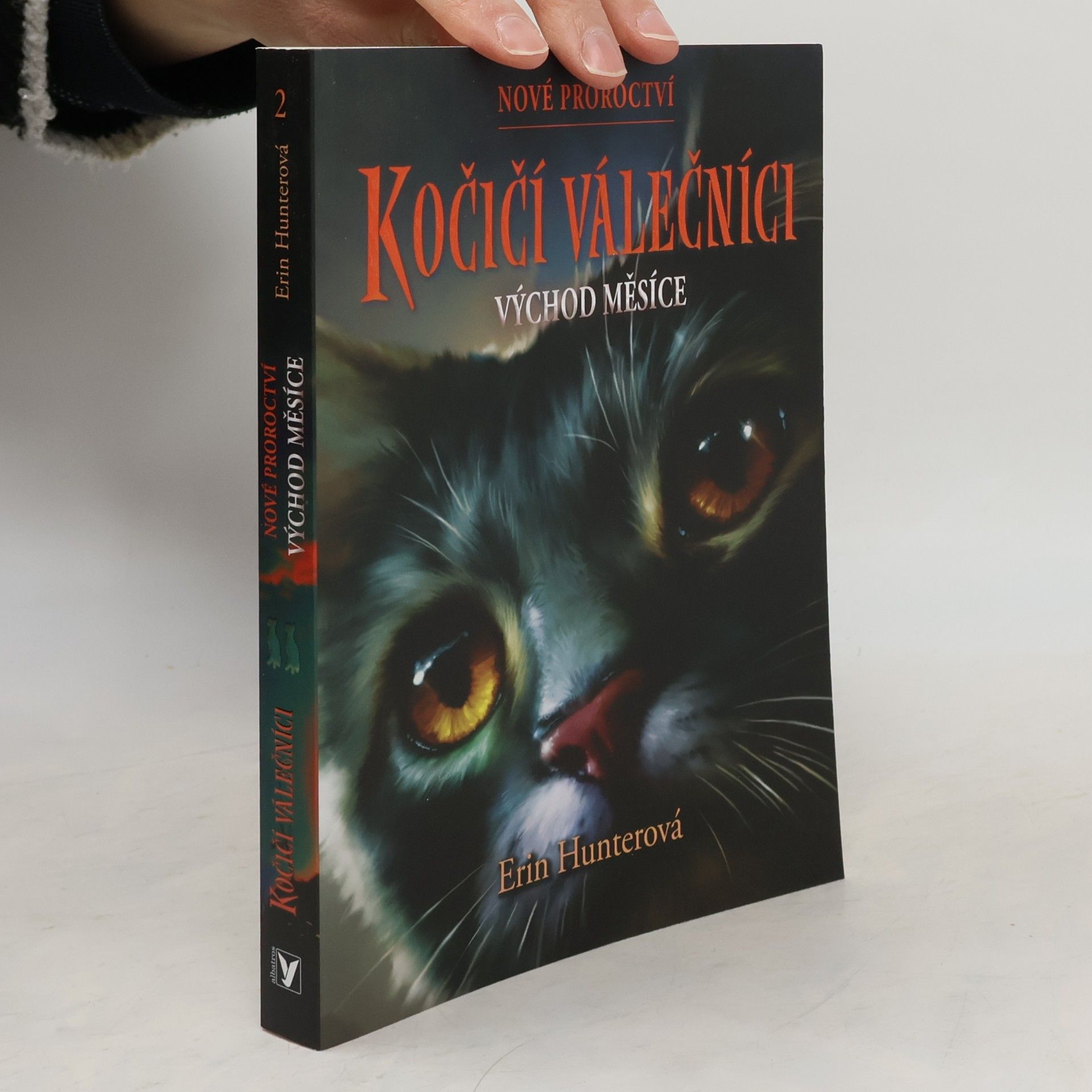 Erin Hunter Kočičí válečníci: Nové proroctví (2) - Východ měsíce