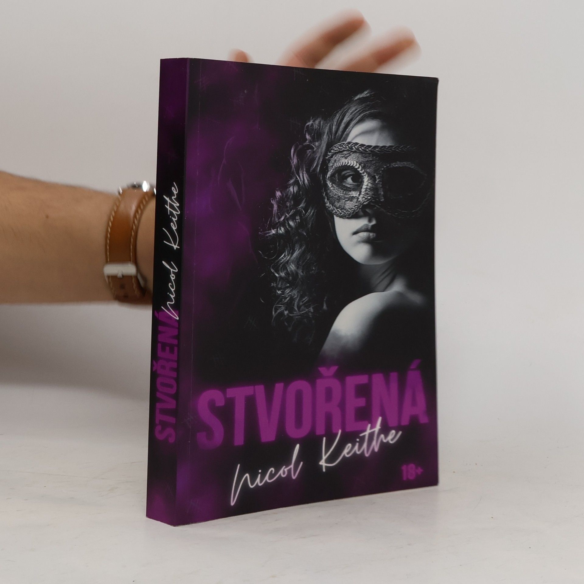 Nicol Keithe Stvořená