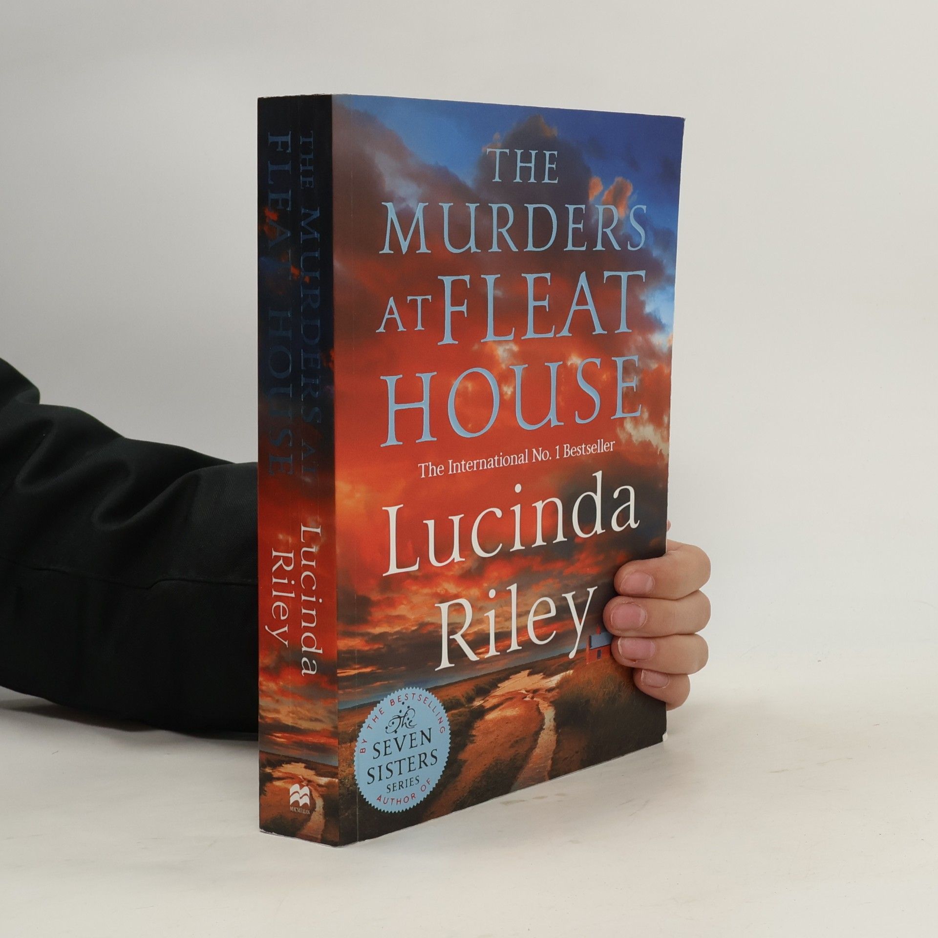 Lucinda Riley The Murders at Fleat House