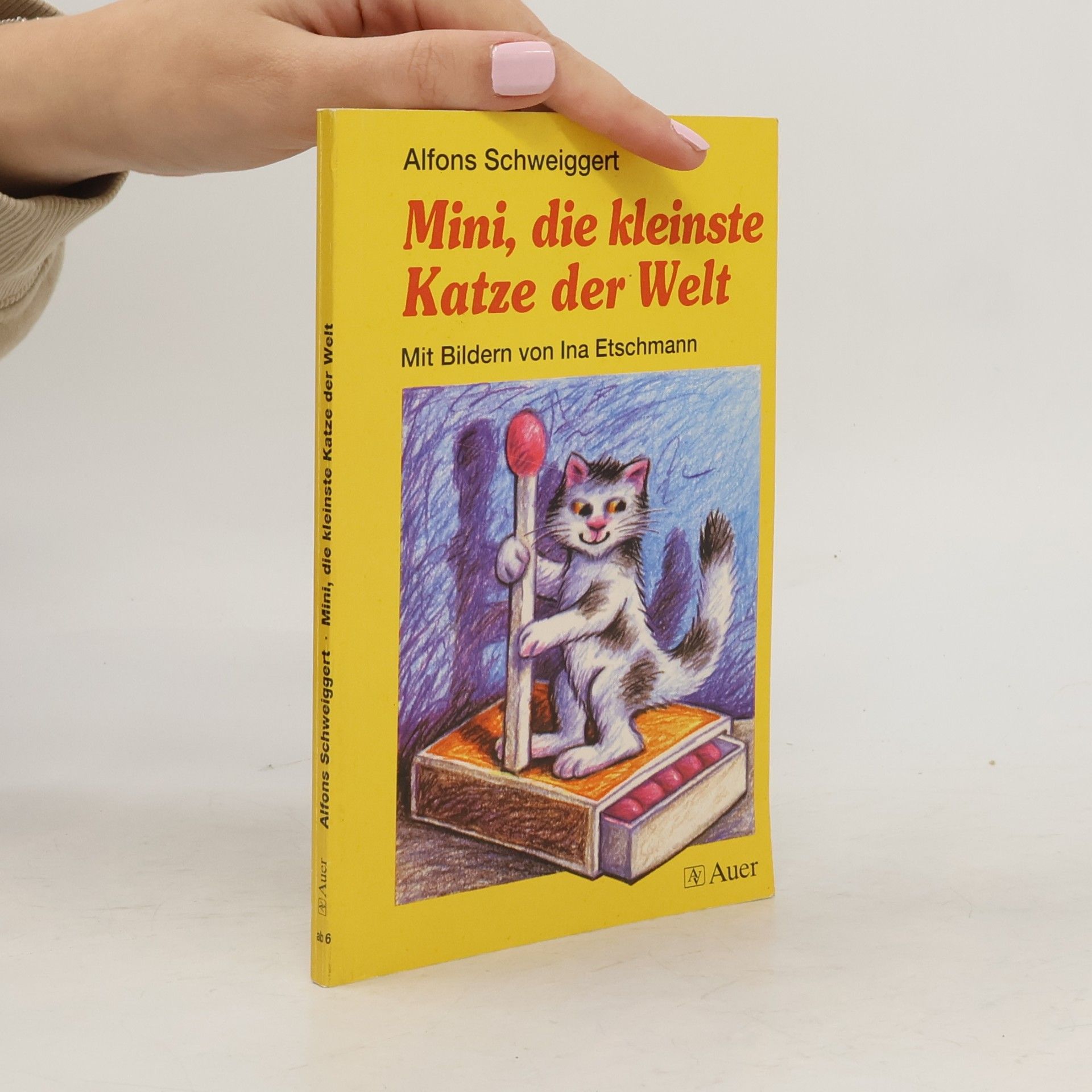 Mini, die kleinste Katze der Welt