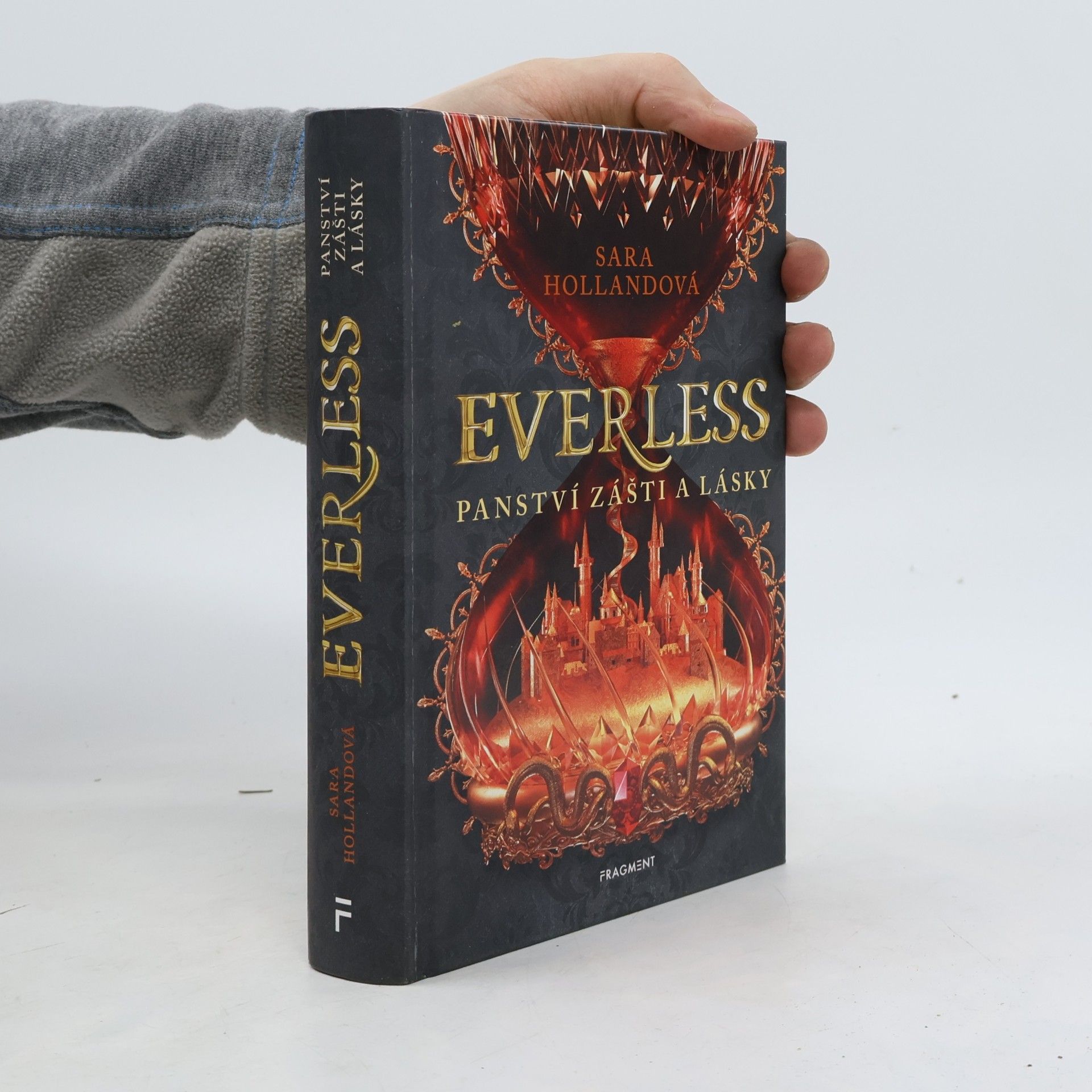 Sara Holland Everless. Panství zášti a lásky