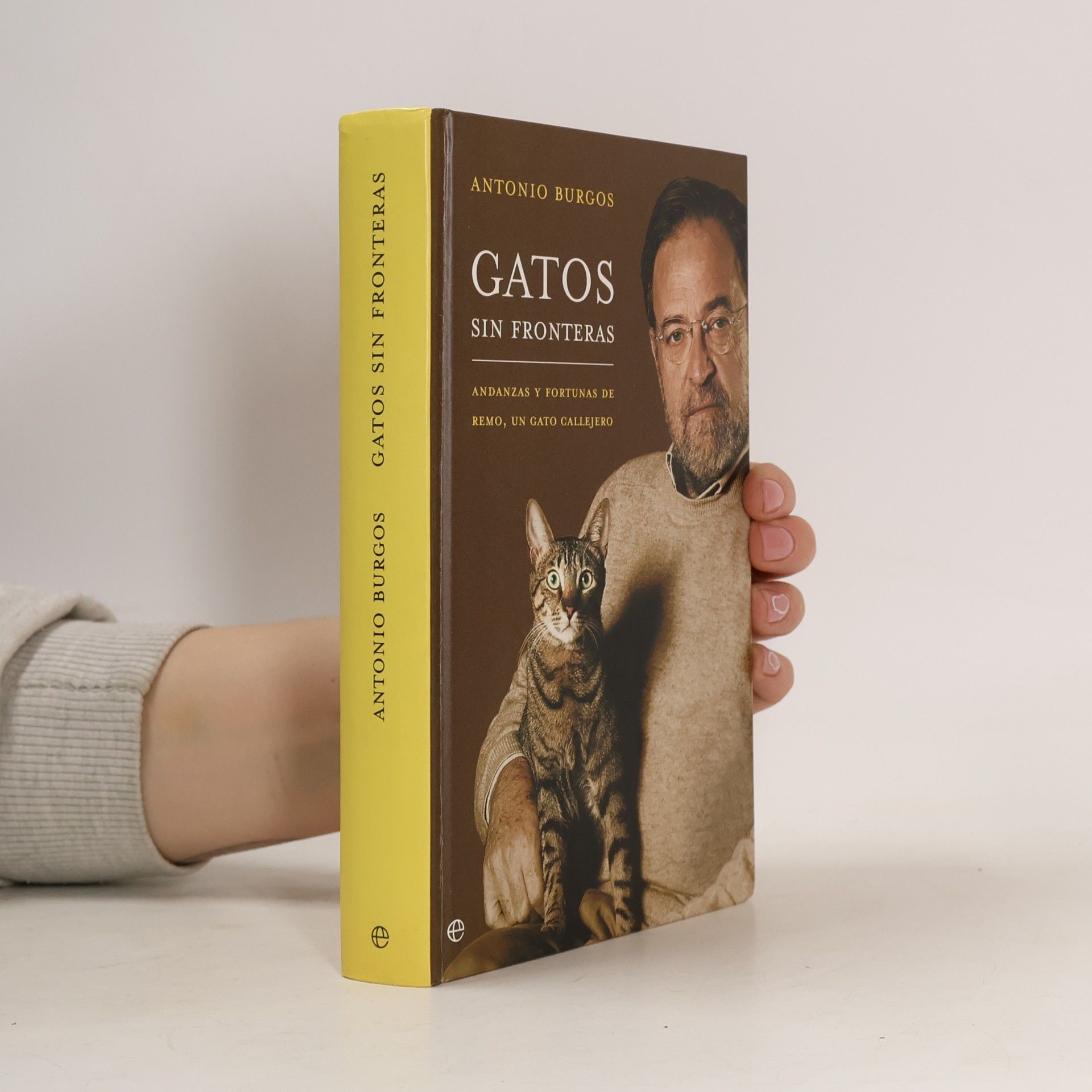 Antonio Burgos Gatos sin fronteras