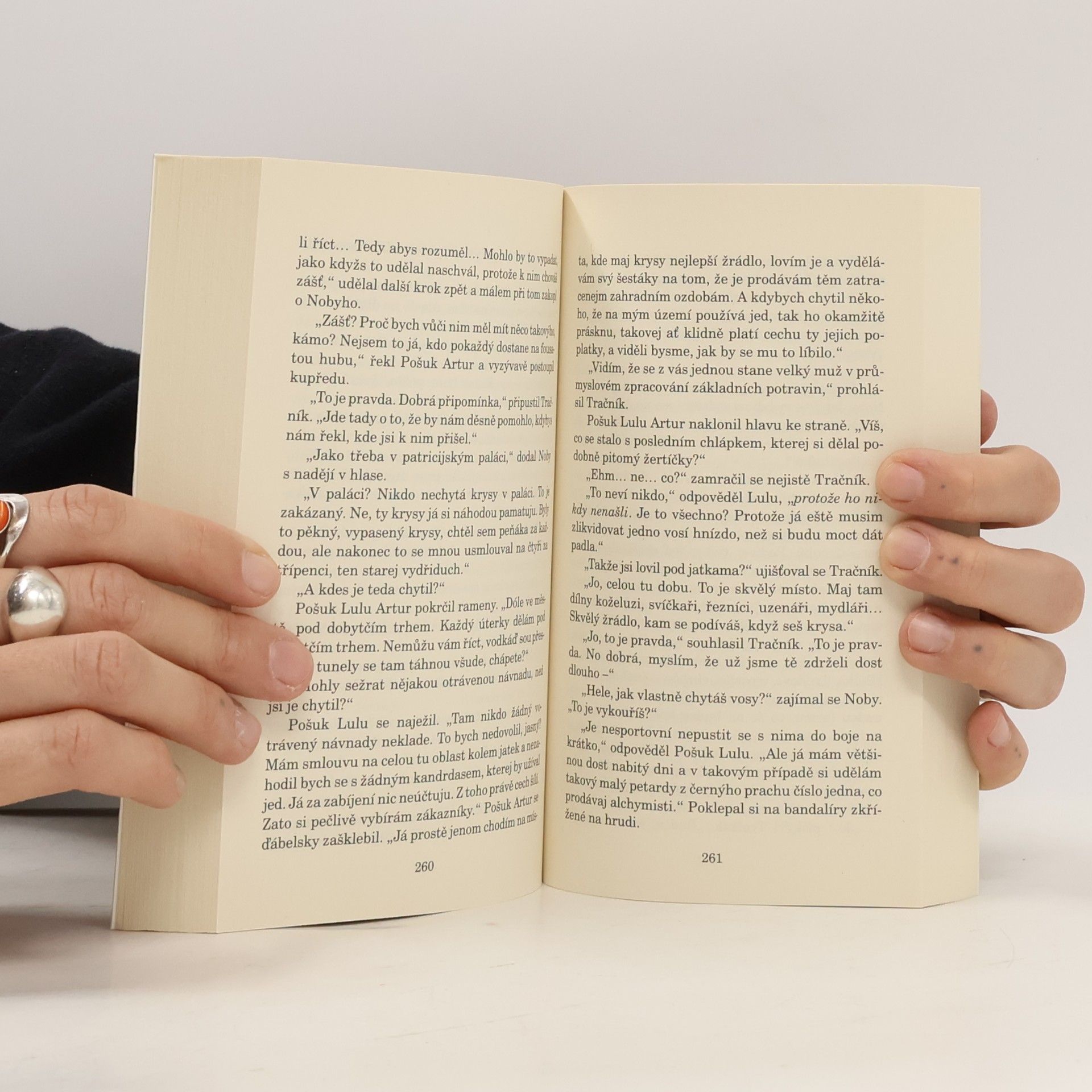 Terry Pratchett Nohy z jílu