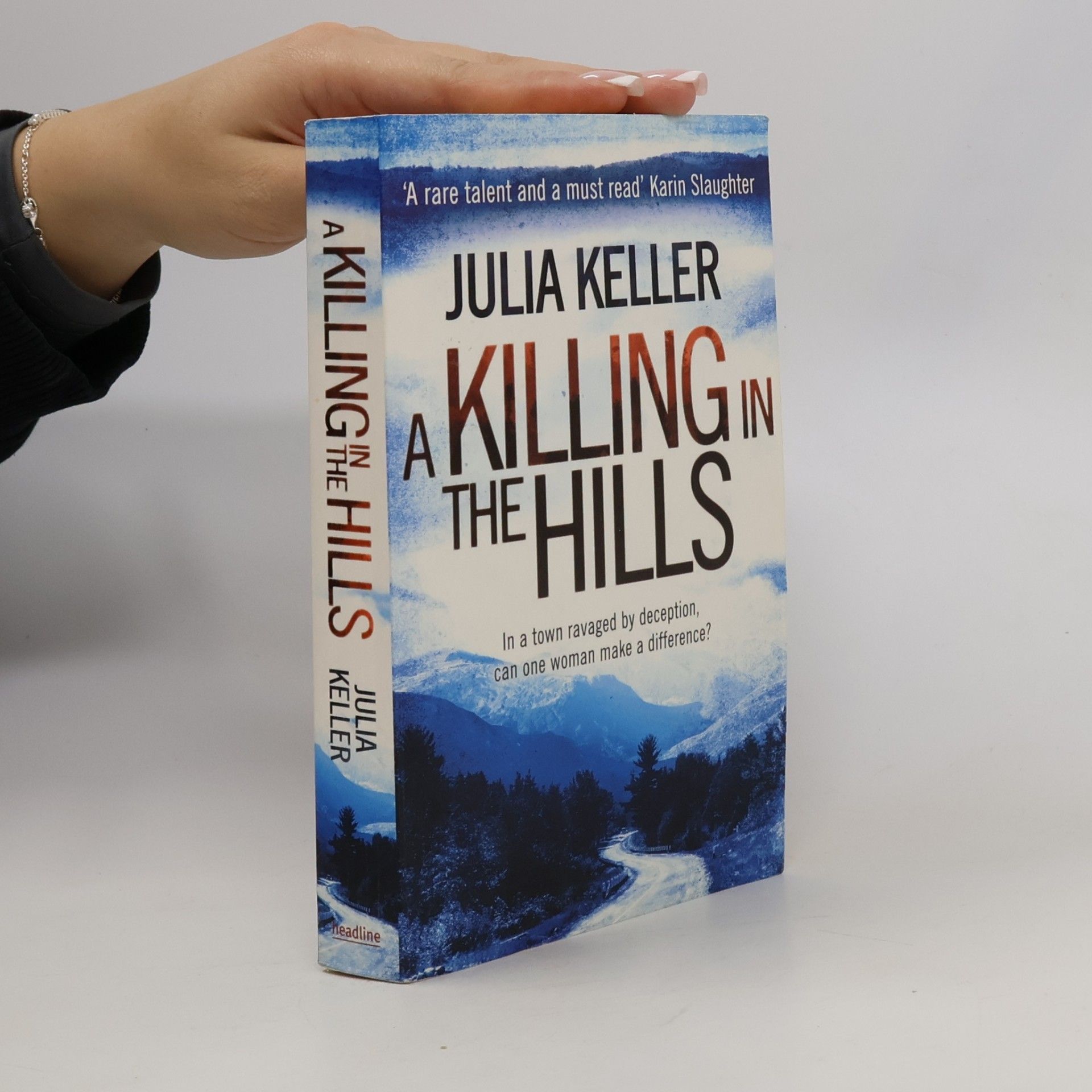 Julia Keller A Killing in the Hills (Bell Elkins, Book 1)