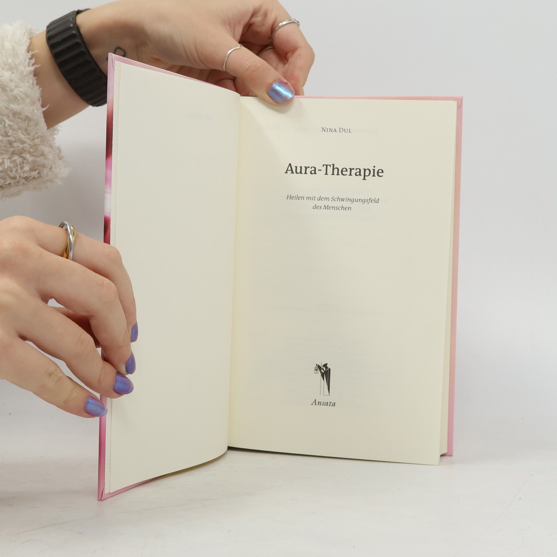 Nina Dul Aura-Therapie