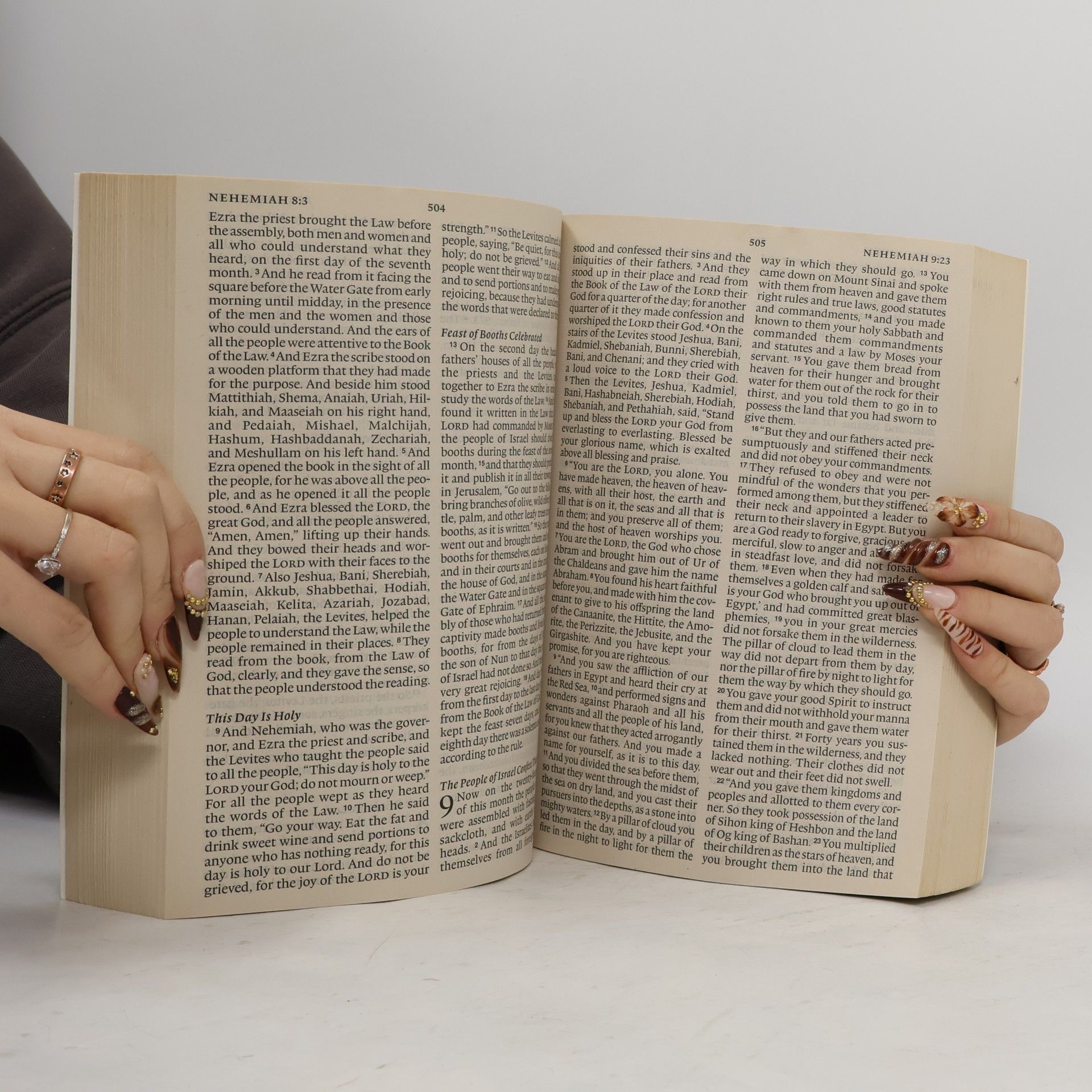 ESV Economy Bible, Giant Print