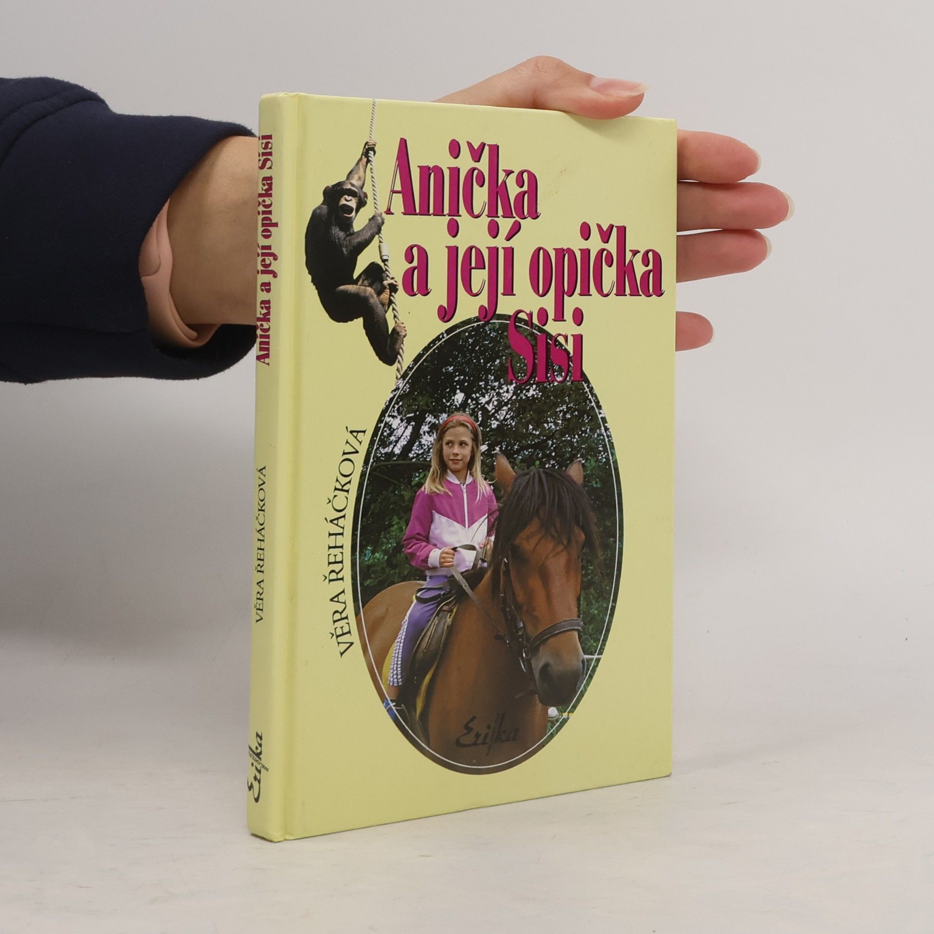 Věra Řeháčková Anička a její opička Sisi