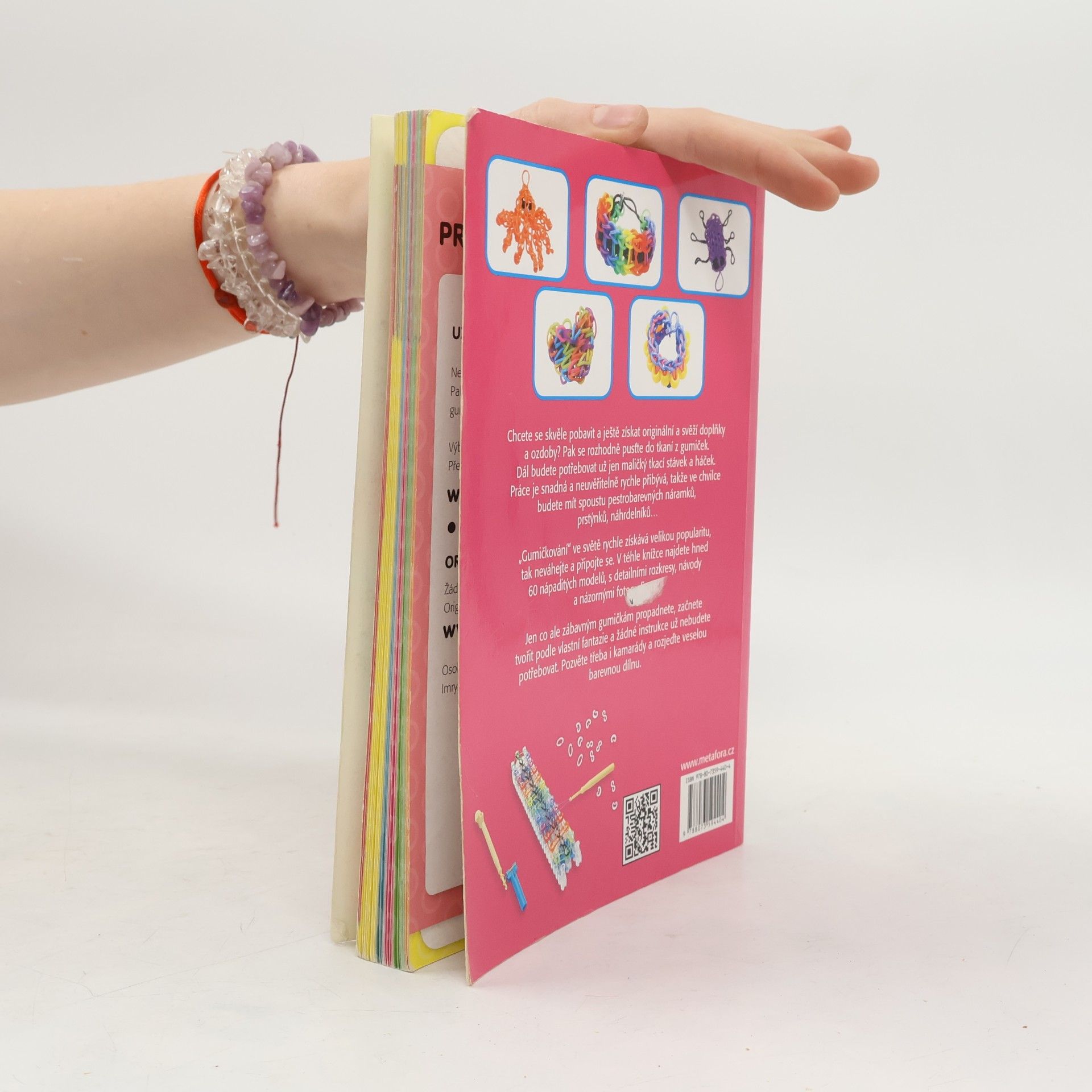 Kat Roberts Loom band gumičky: 60 originálních ozdob tkaných z barevných gumiček