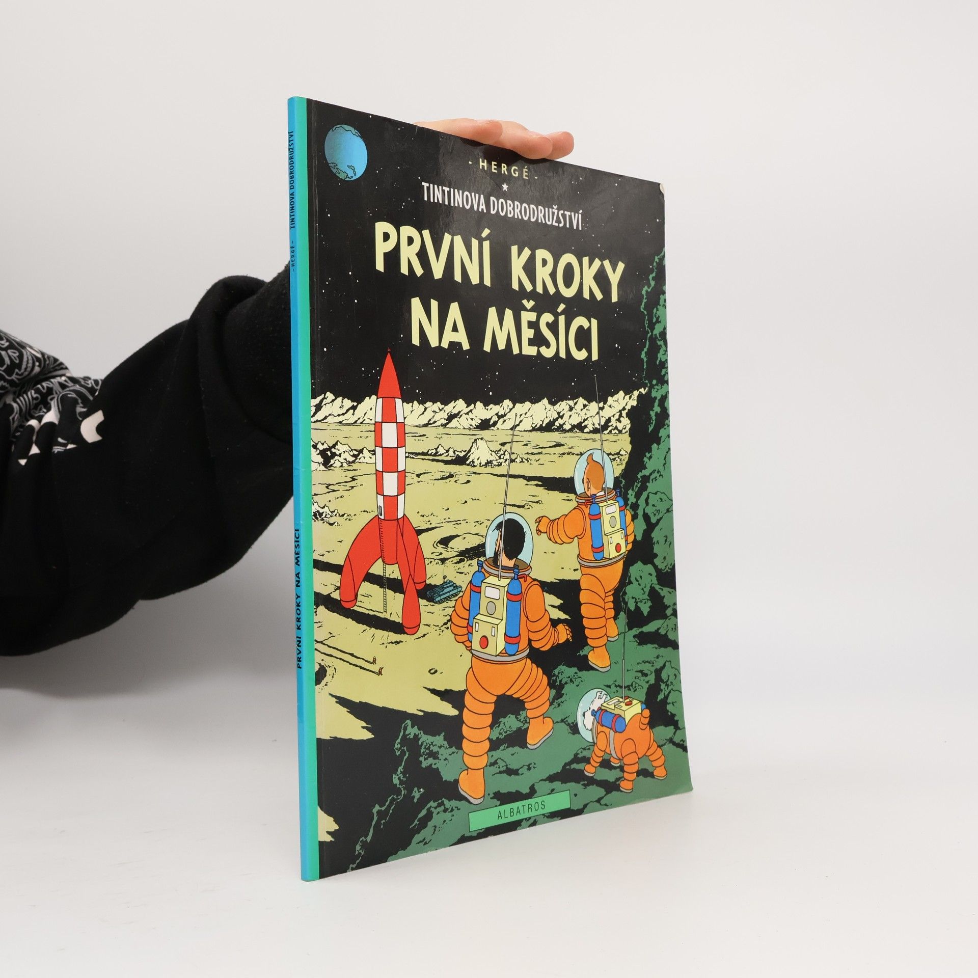 Hergé Tintinova dobrodružství 17. První kroky na Měsíci