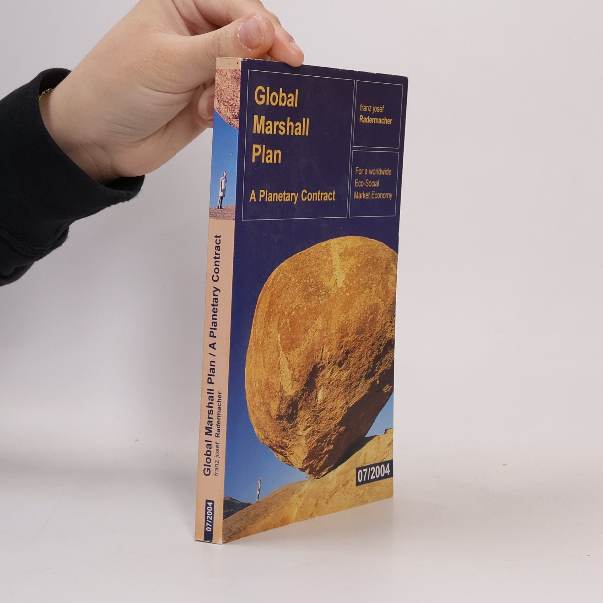 Global Marshall Plan. A Planetary Contract