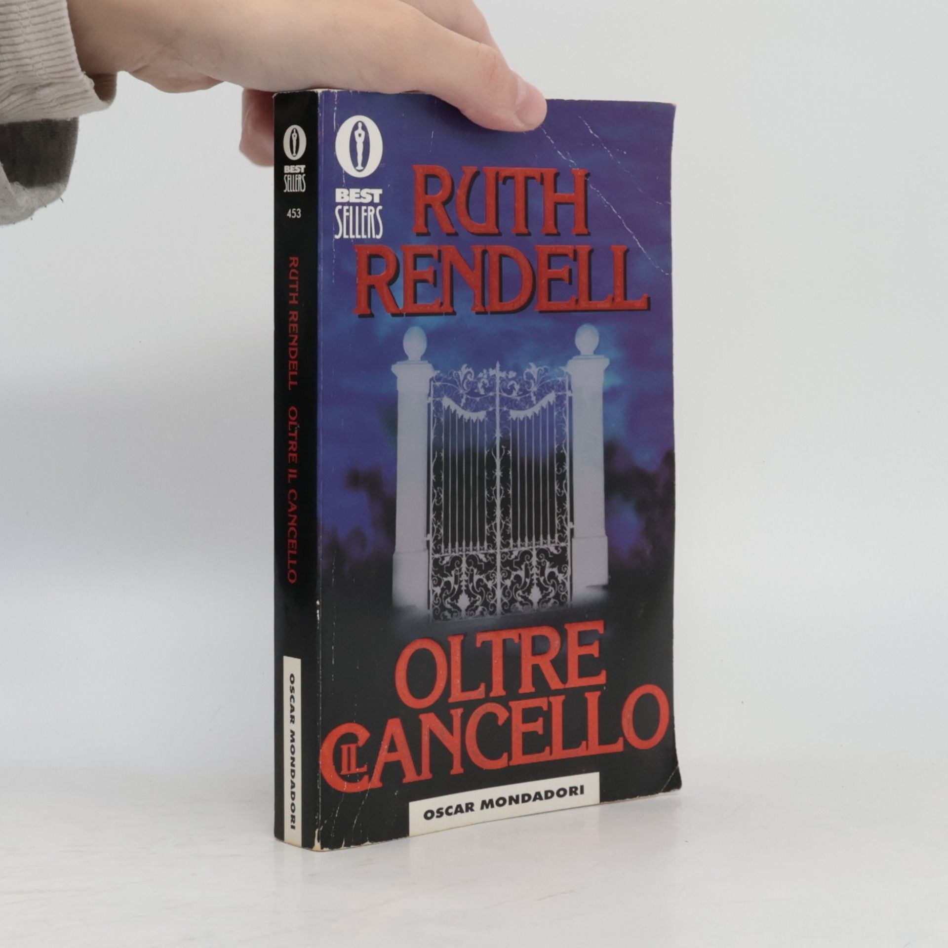 Hilia Brinis Oscar bestsellers - 453: Oltre il cancello