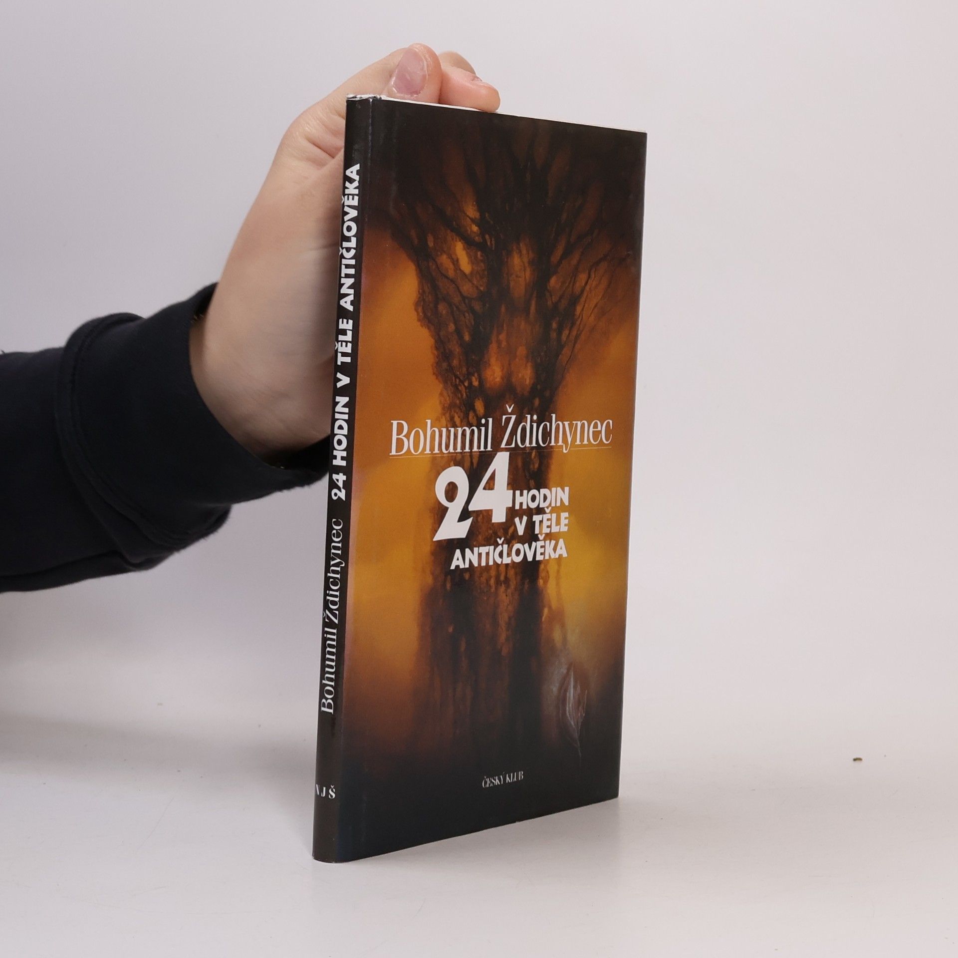 24 hodin v těle antičlověka