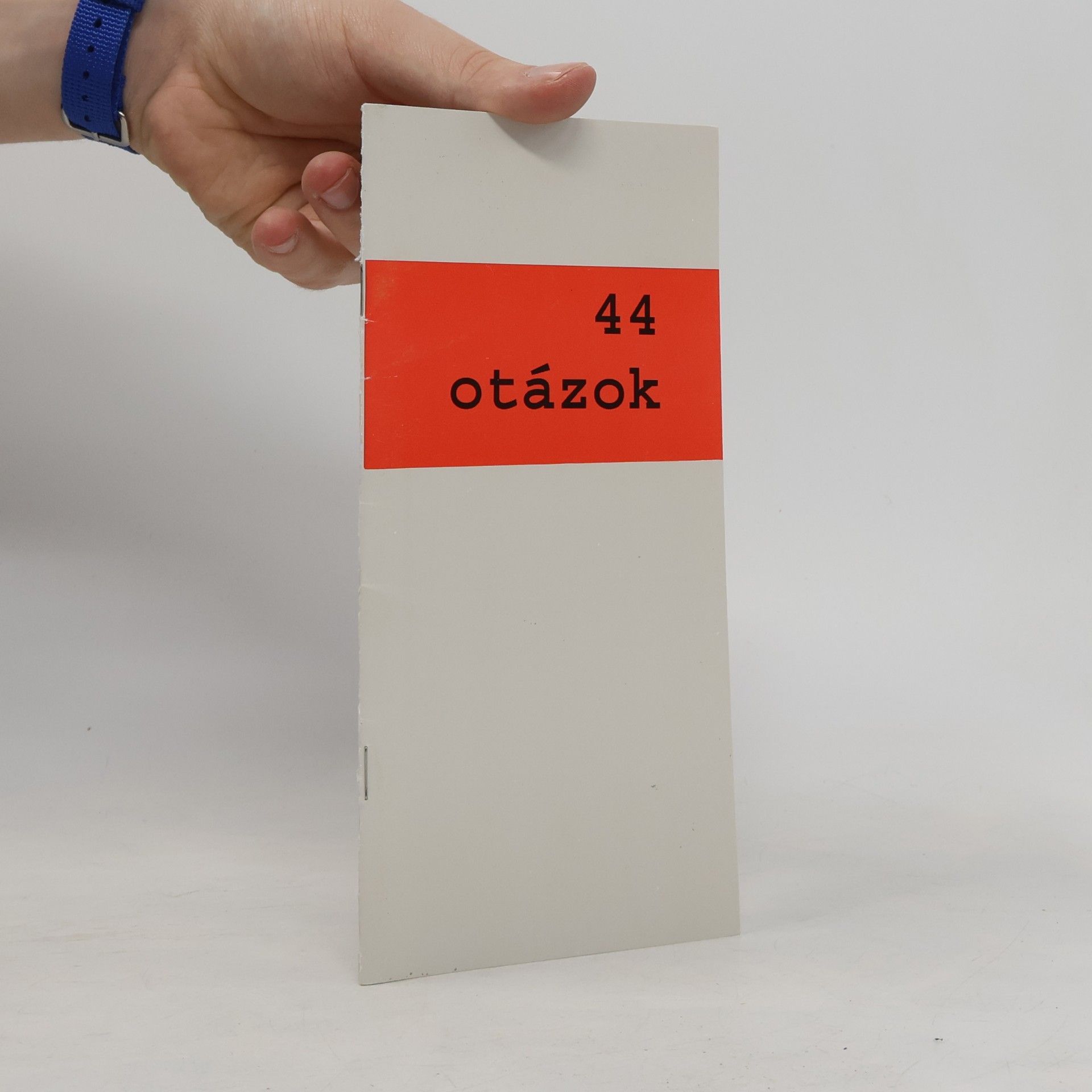 Various authors 44 otázok