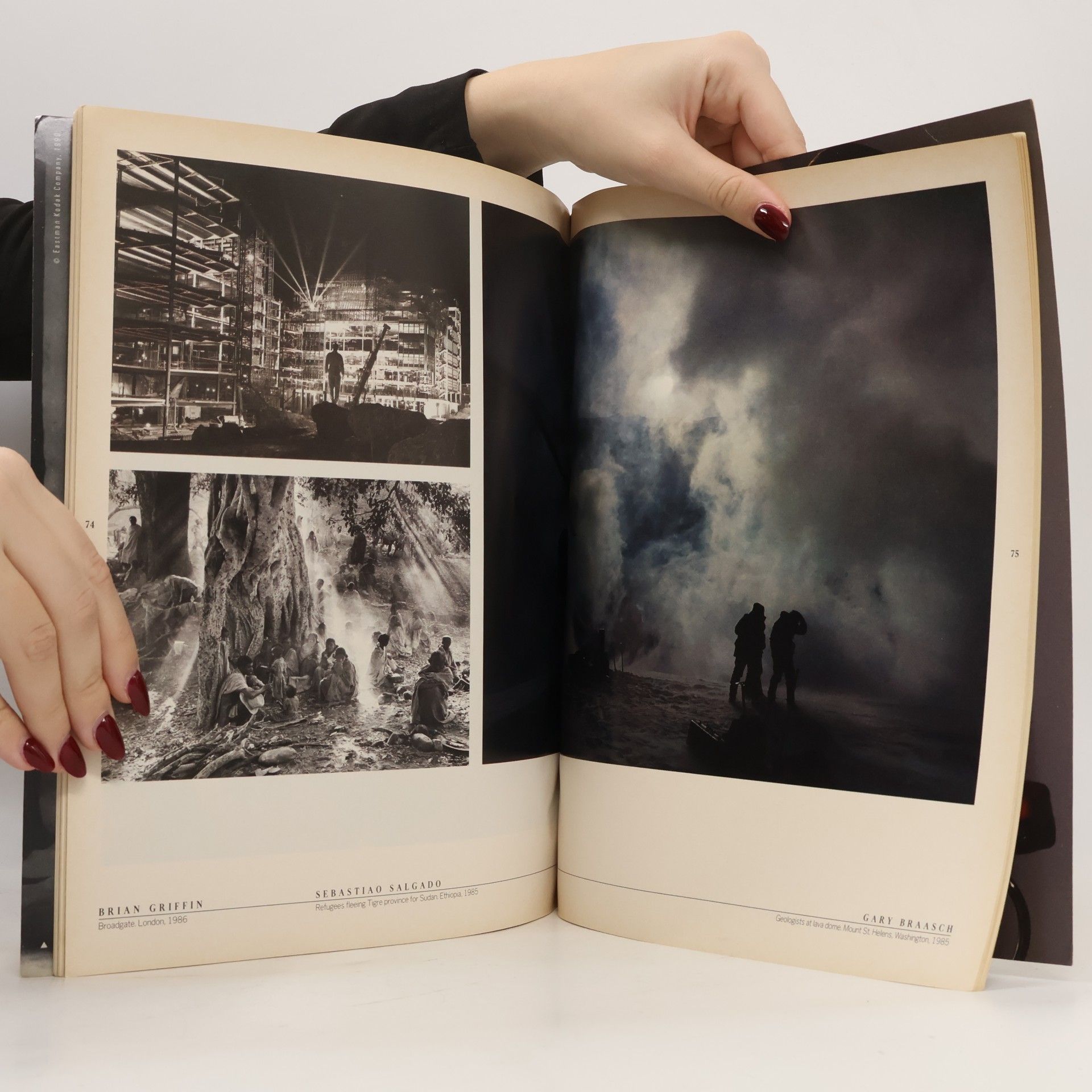 Kolektiv autorů The World's Best Photographs 1980-1990